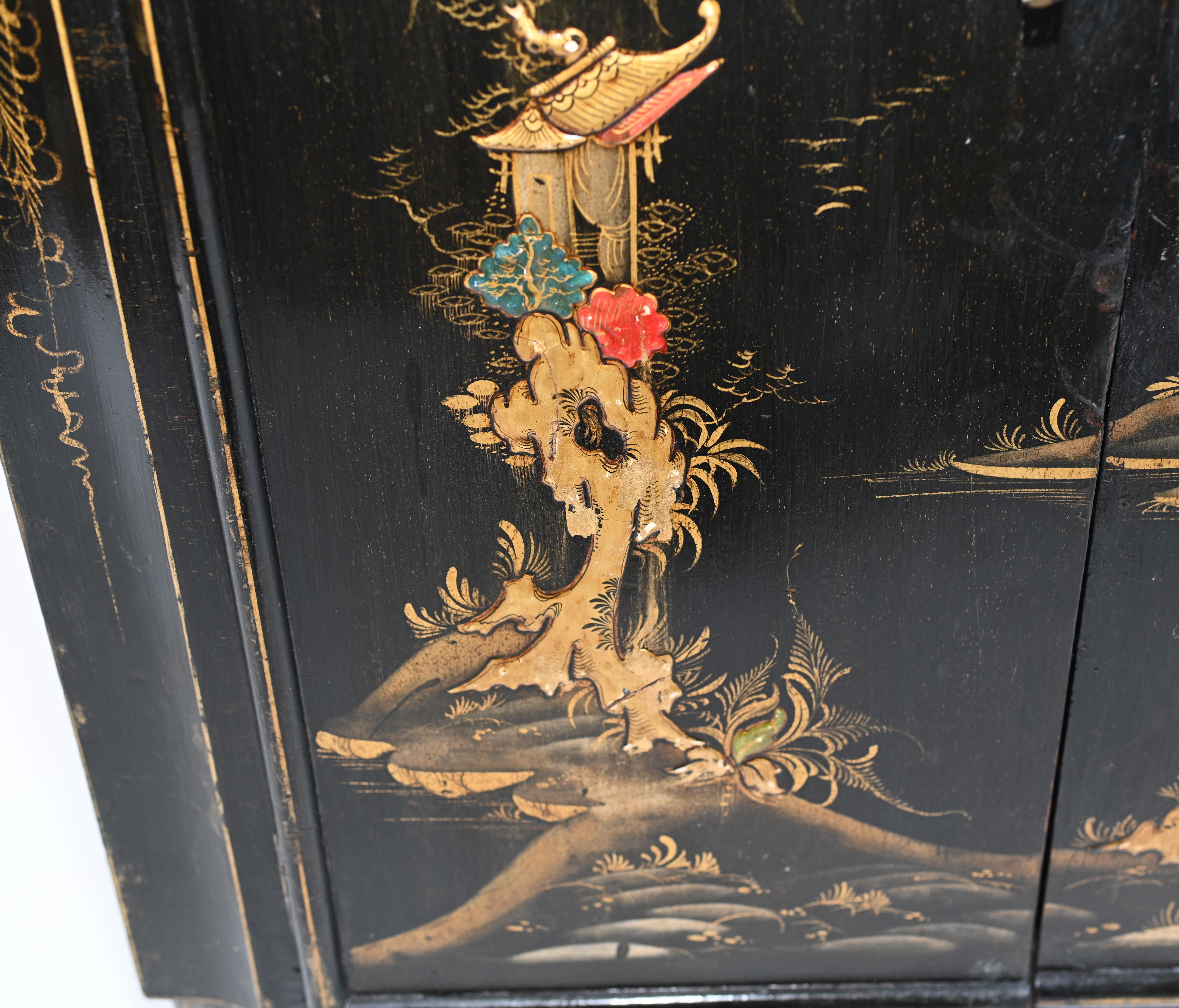 19th Century Chinese Chinoiserie Drinks Cabinet Lacquer Cocktail Chest, 1920