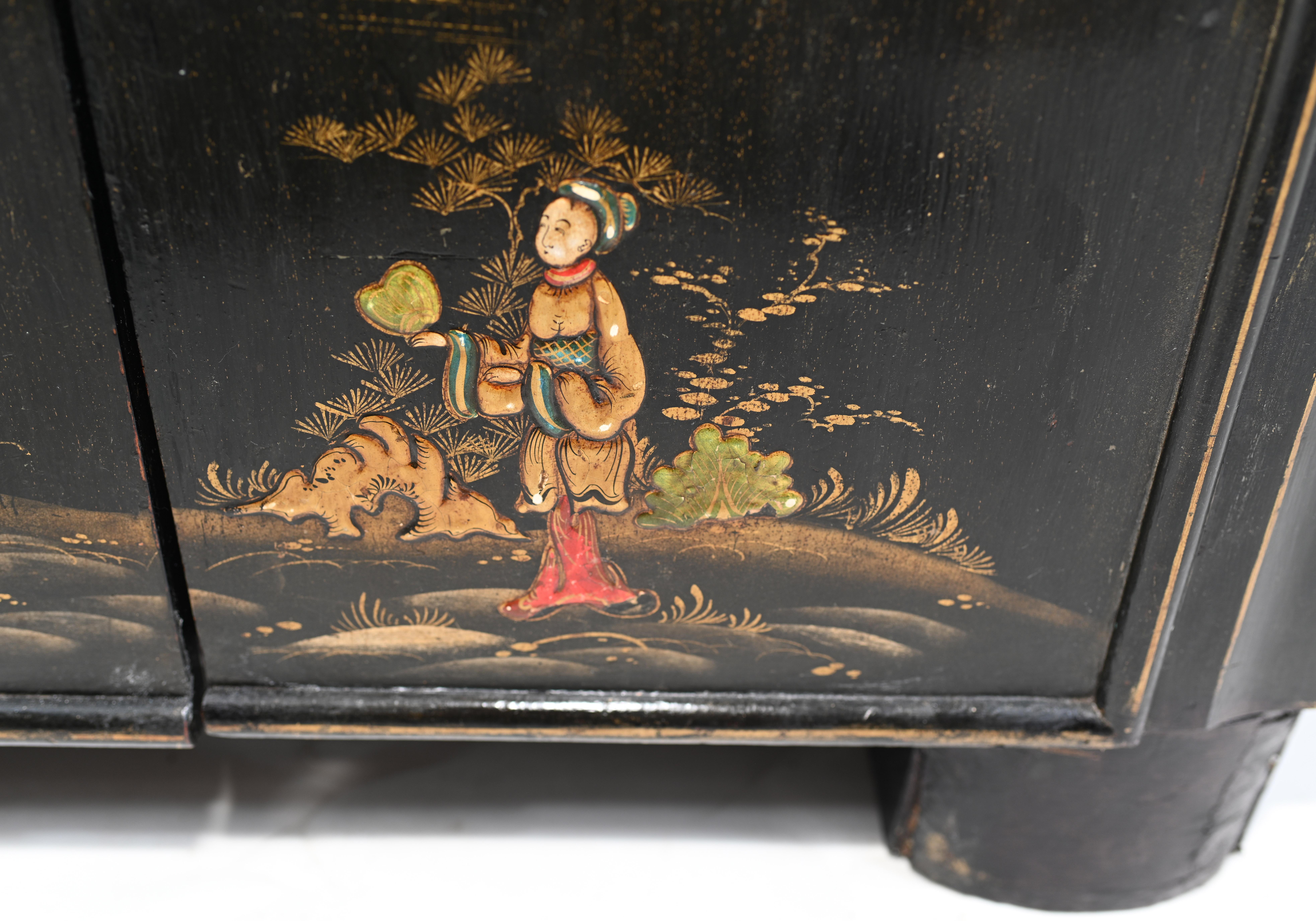 Wood Chinese Chinoiserie Drinks Cabinet Lacquer Cocktail Chest, 1920
