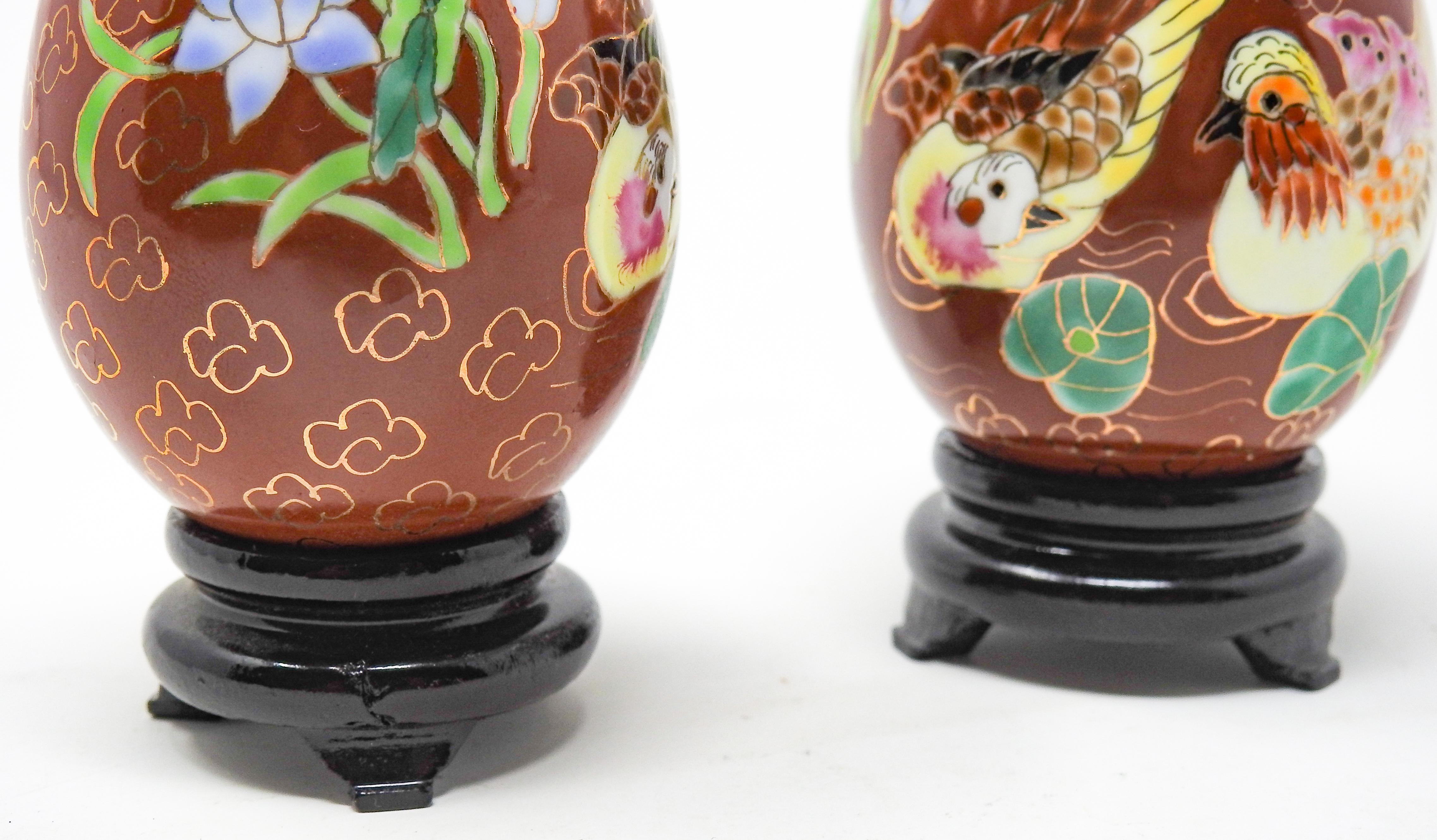 Chinese Chinoiserie Enamelware Eggs In Fair Condition For Sale In Cookeville, TN