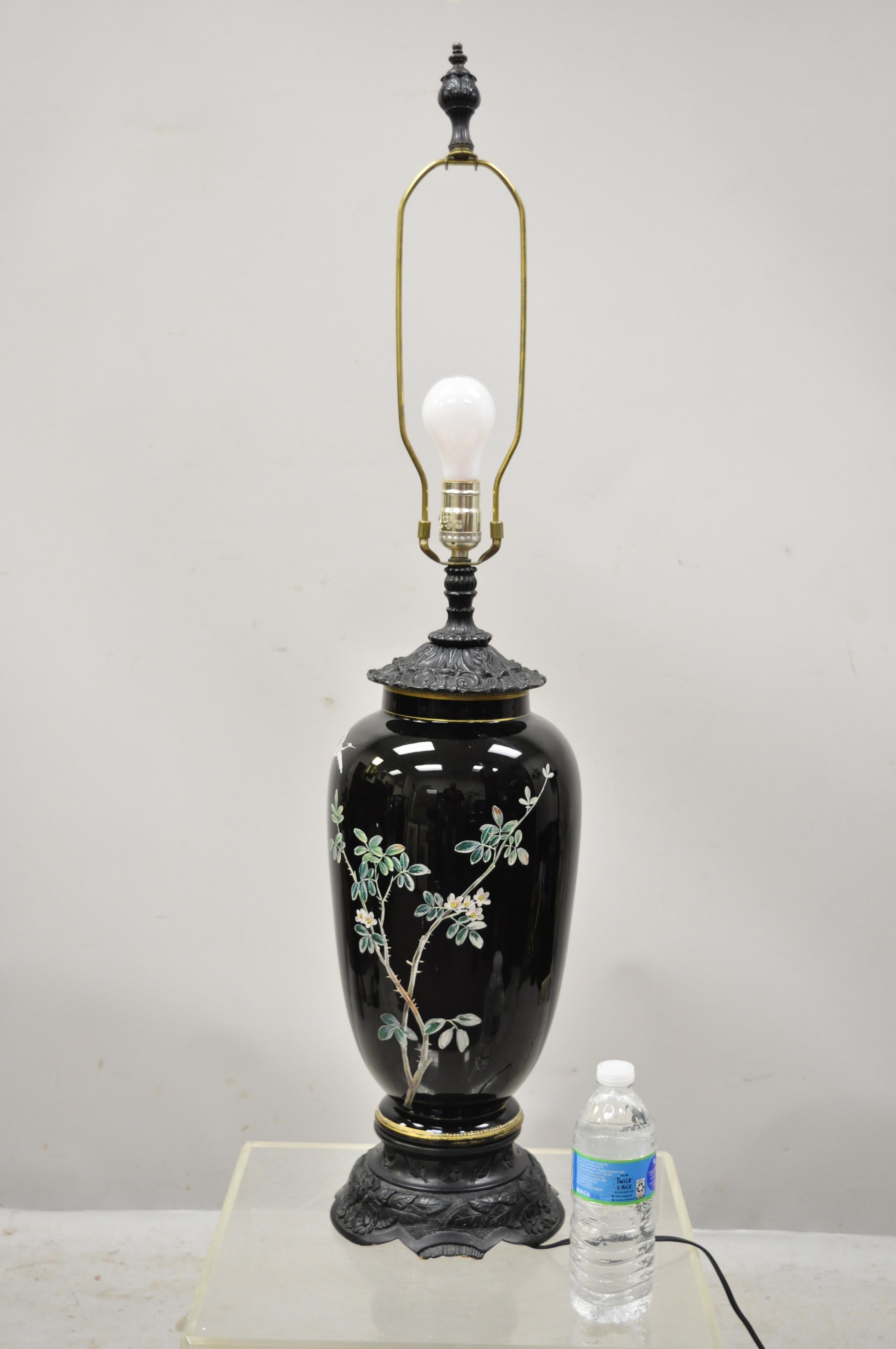 Chinese Chinoiserie Porcelain Ceramic Black Jardinière Bird Painted Table Lamp For Sale 1