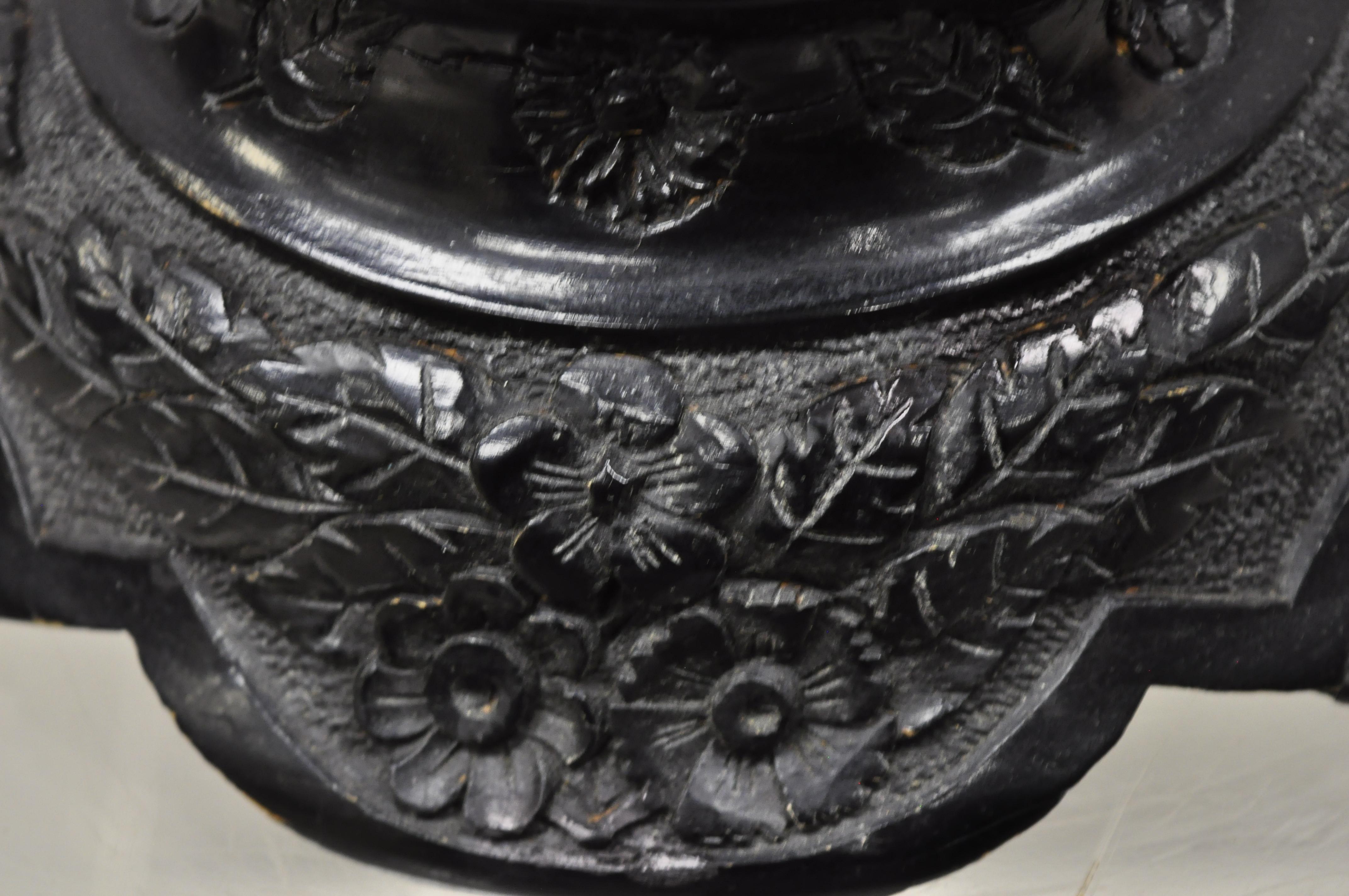 Lampe de bureau Jardinire en céramique et porcelaine chinoiseries peinte en forme d'oiseau, style chinoiseries noires en vente 1