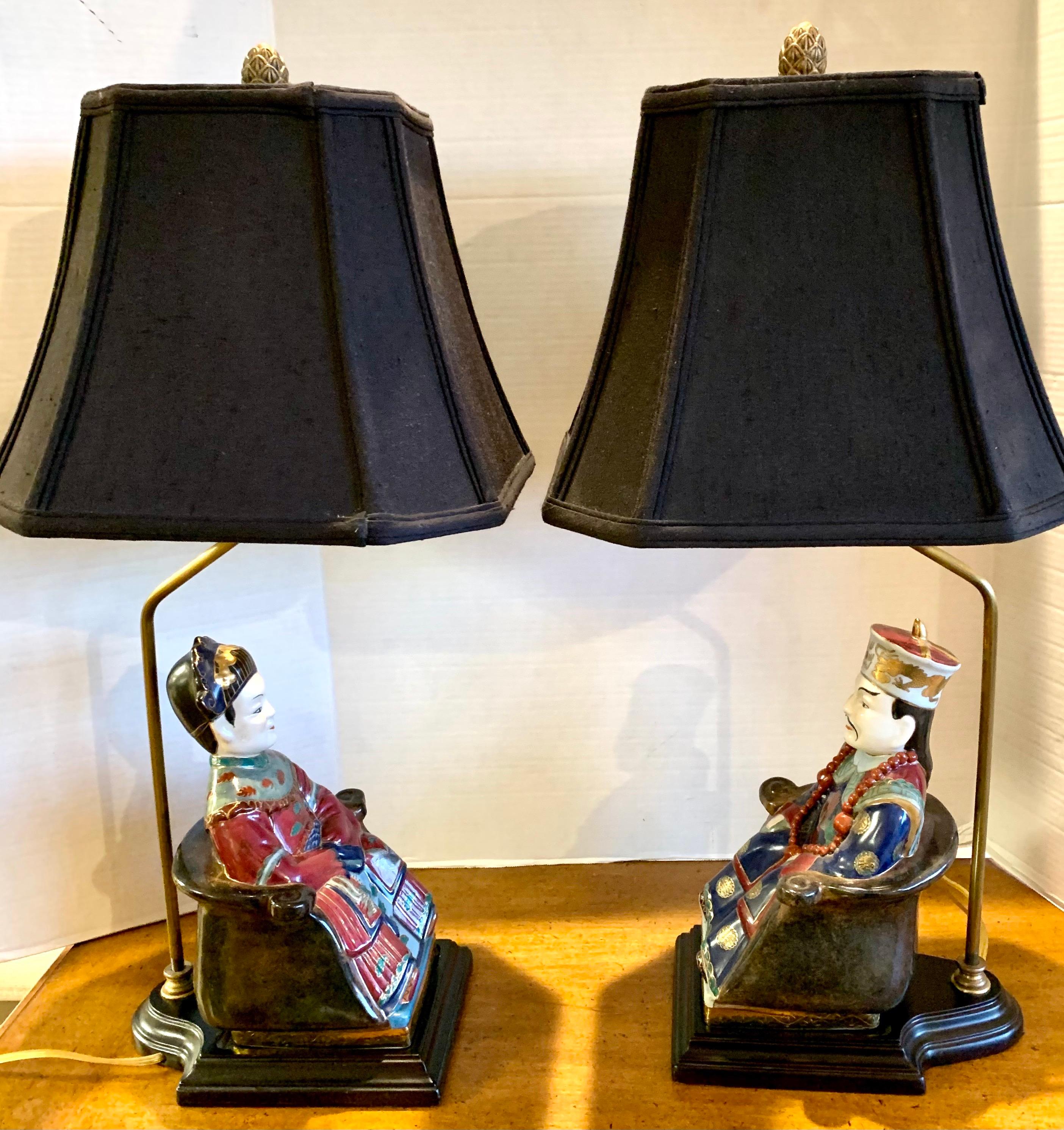 Chinese Chinoiserie Porcelain Emperor and Empress Lamps In Good Condition In West Hartford, CT