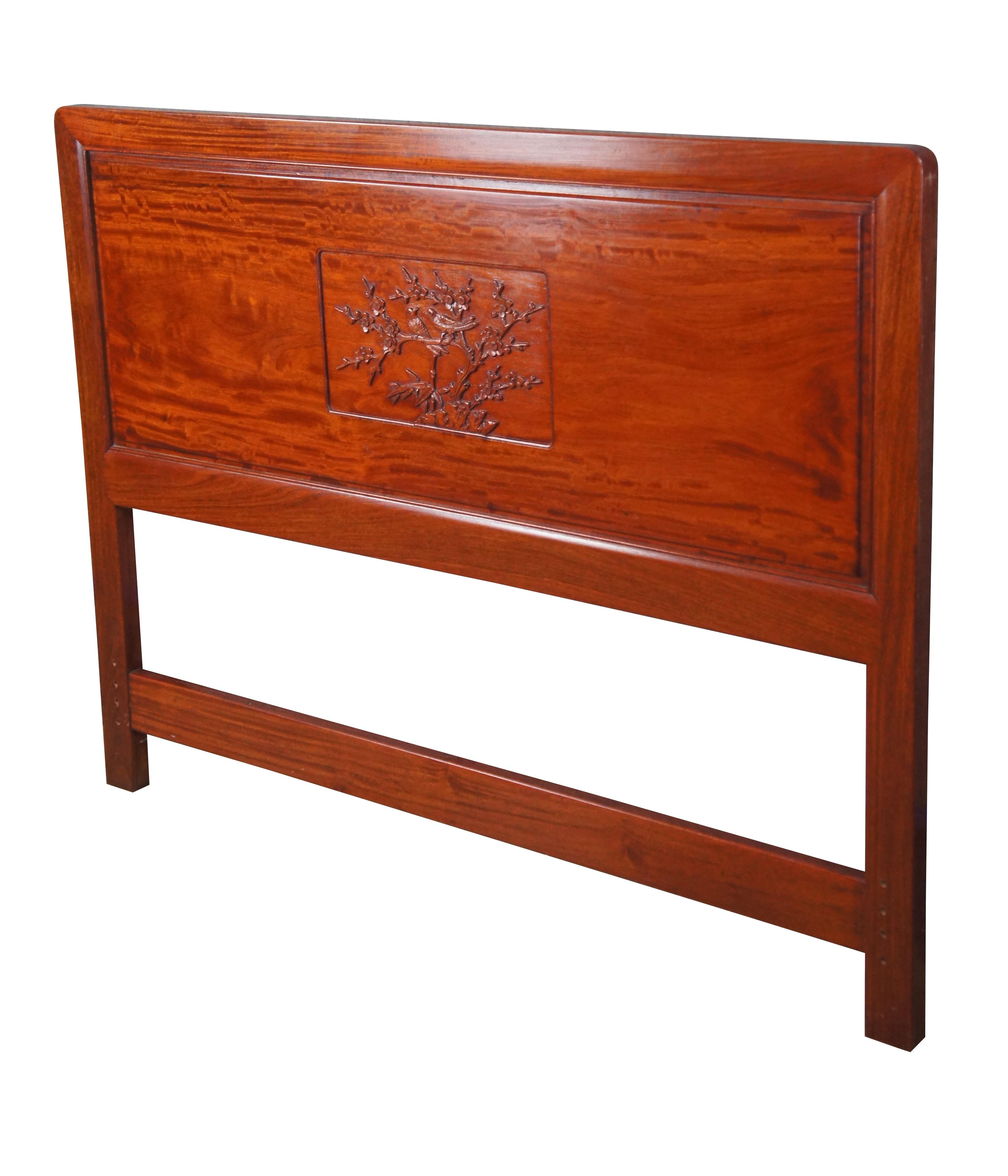 Chinesische Chinoiserie Palisander geschnitzt volle Größe Bett Kopfteil Hong Kong (Hongkong) im Angebot
