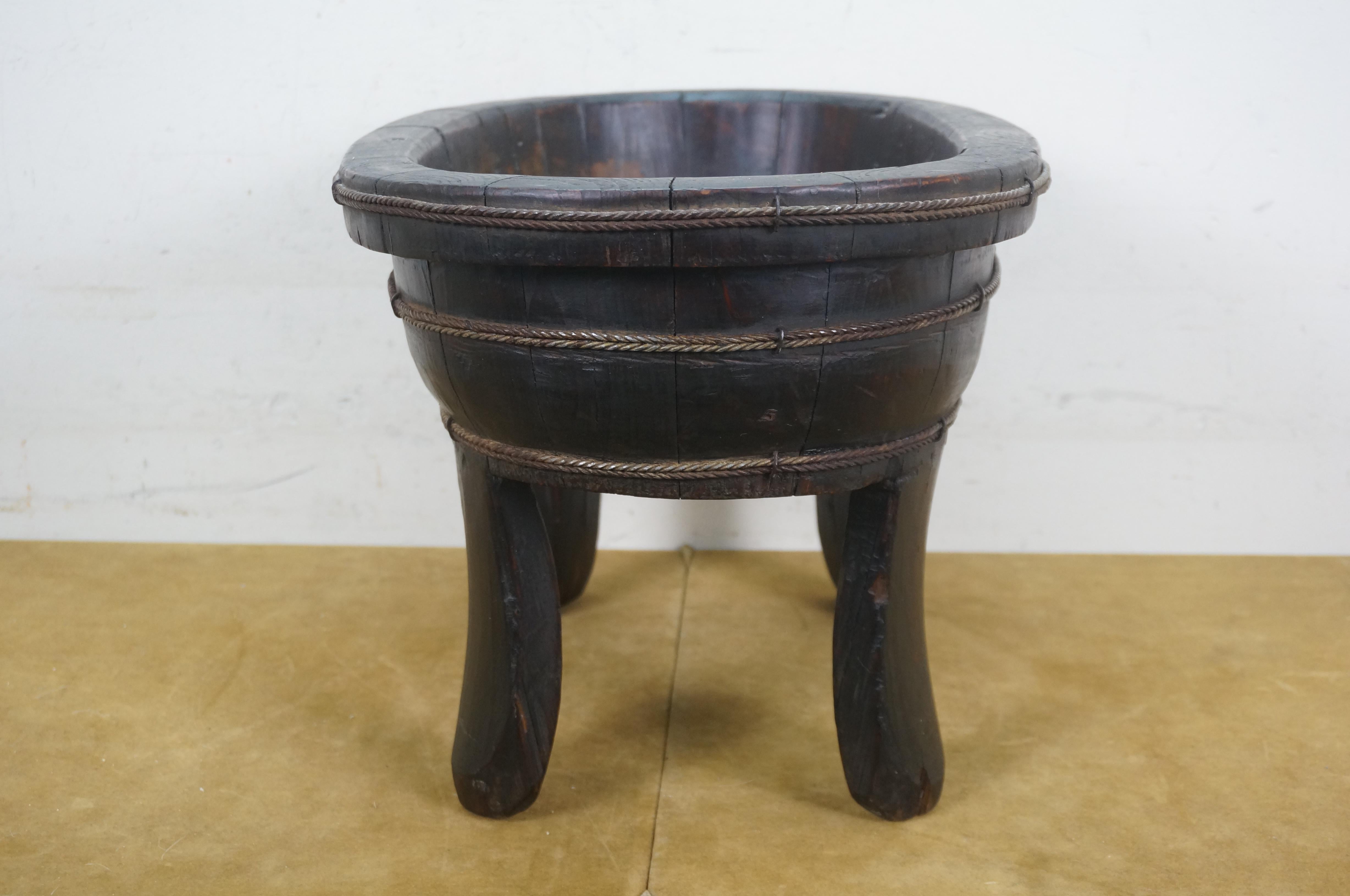 20th Century Chinese Chinoiserie Wooden Oval Footed Rope Banded Wash Tub Laundry Basin 20