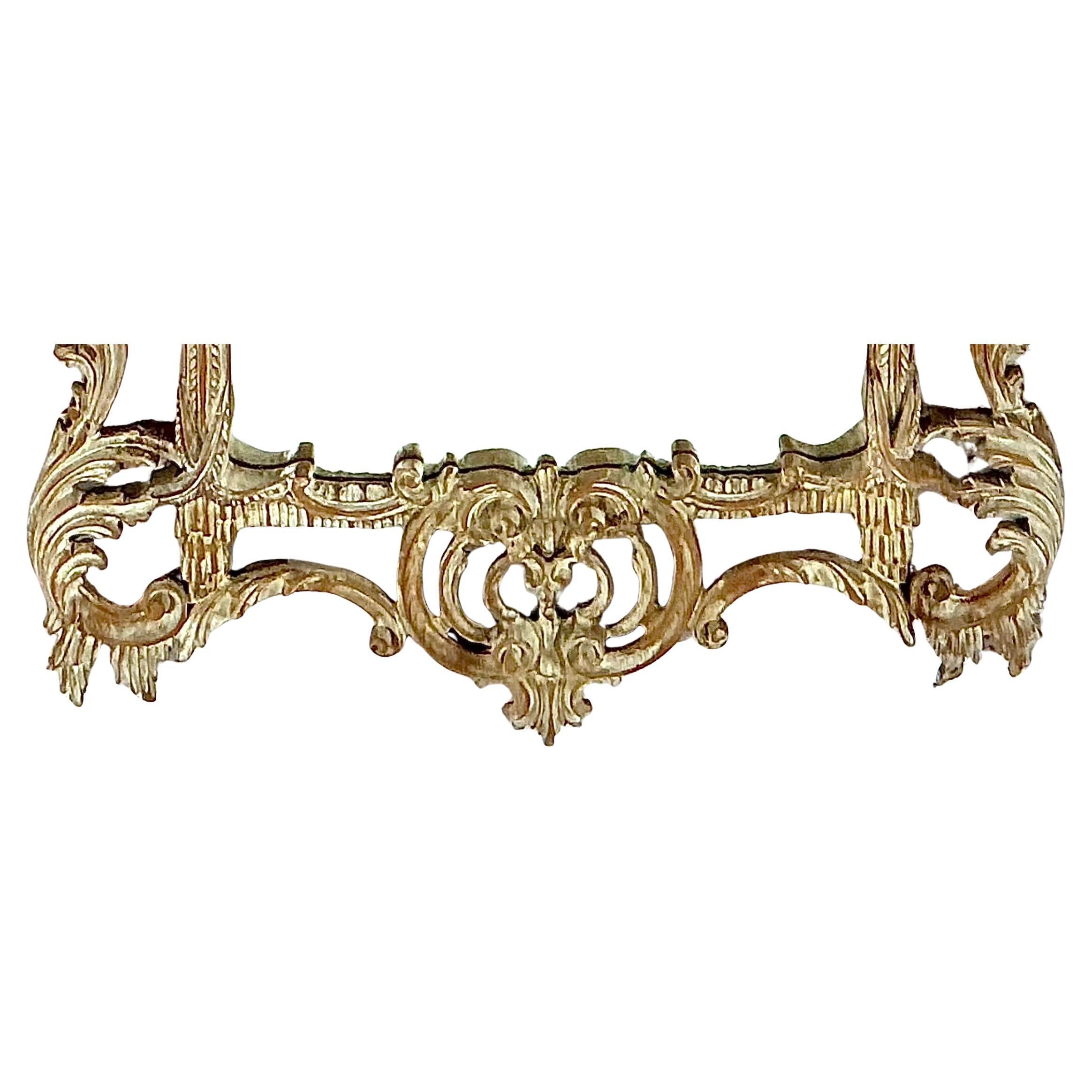 Bois Miroir pagode chinois Chippendale sculpté de style George III en vente