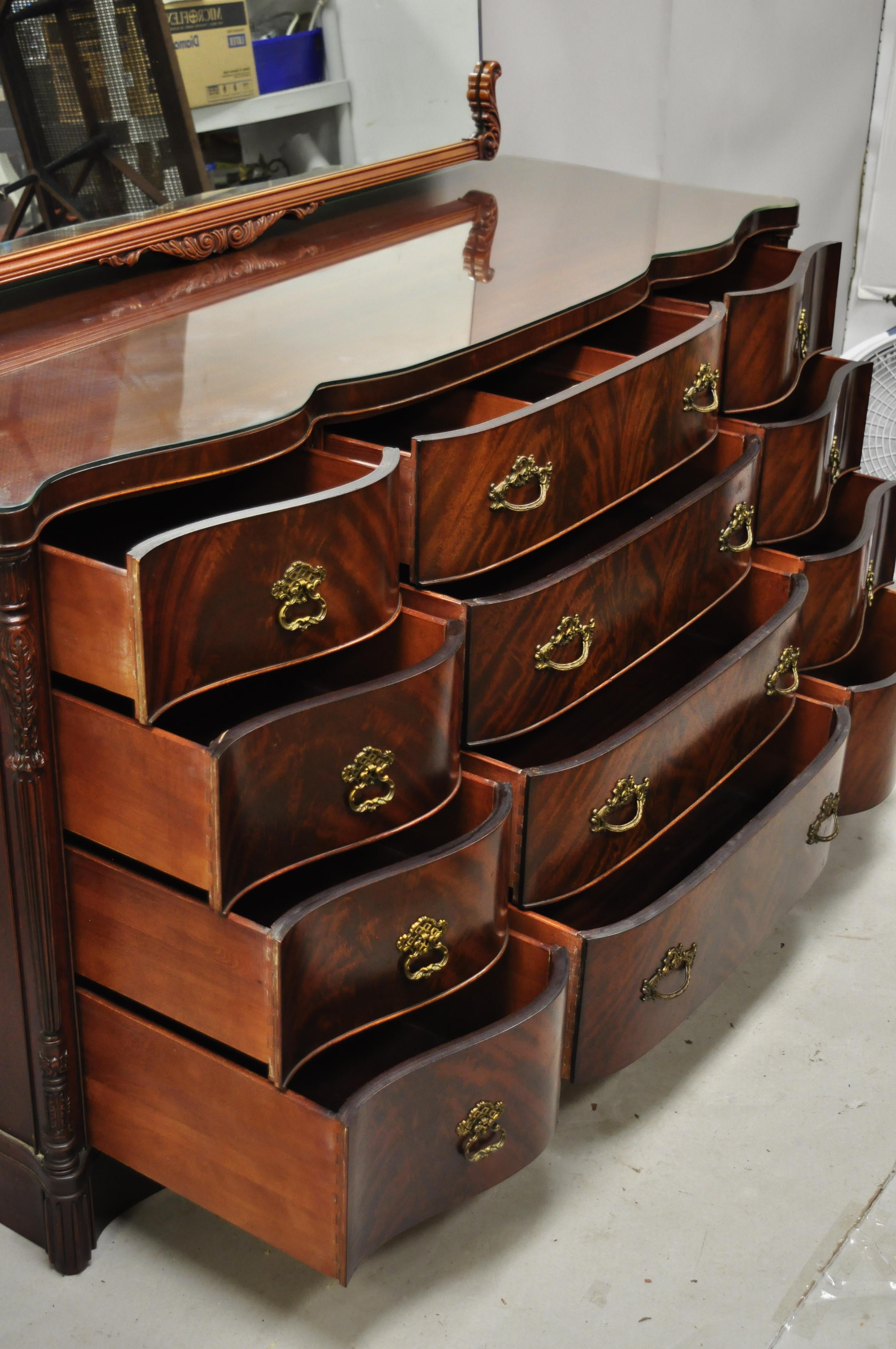 Chinese Chippendale Crotch Flame Mahogany Serpentine Front Dresser Pagoda Mirror 4