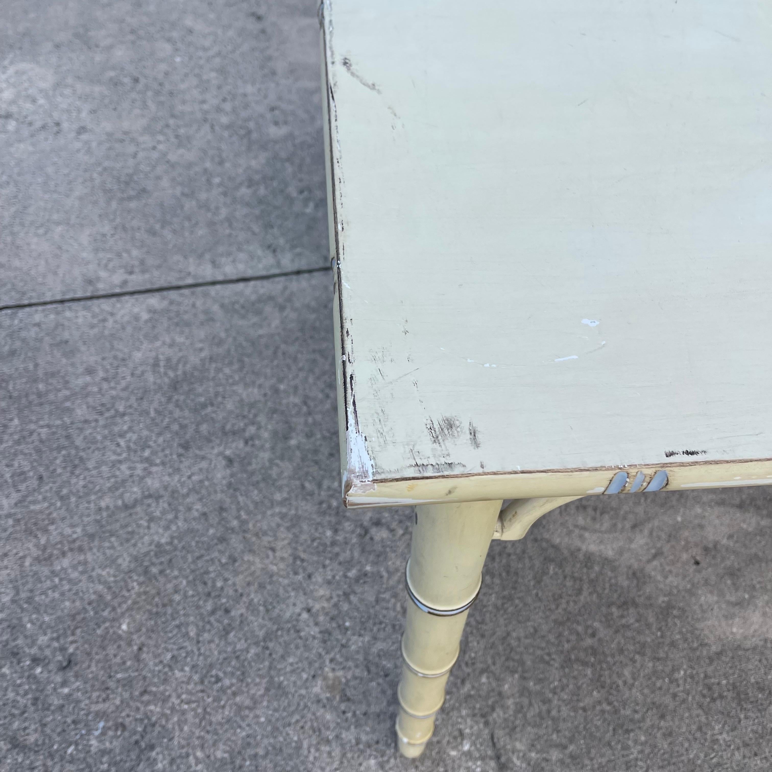 Chinesischer quadratischer Chippendale-Esstisch aus Kunstbambus mit Laubsägearbeiten, Bistro (20. Jahrhundert)