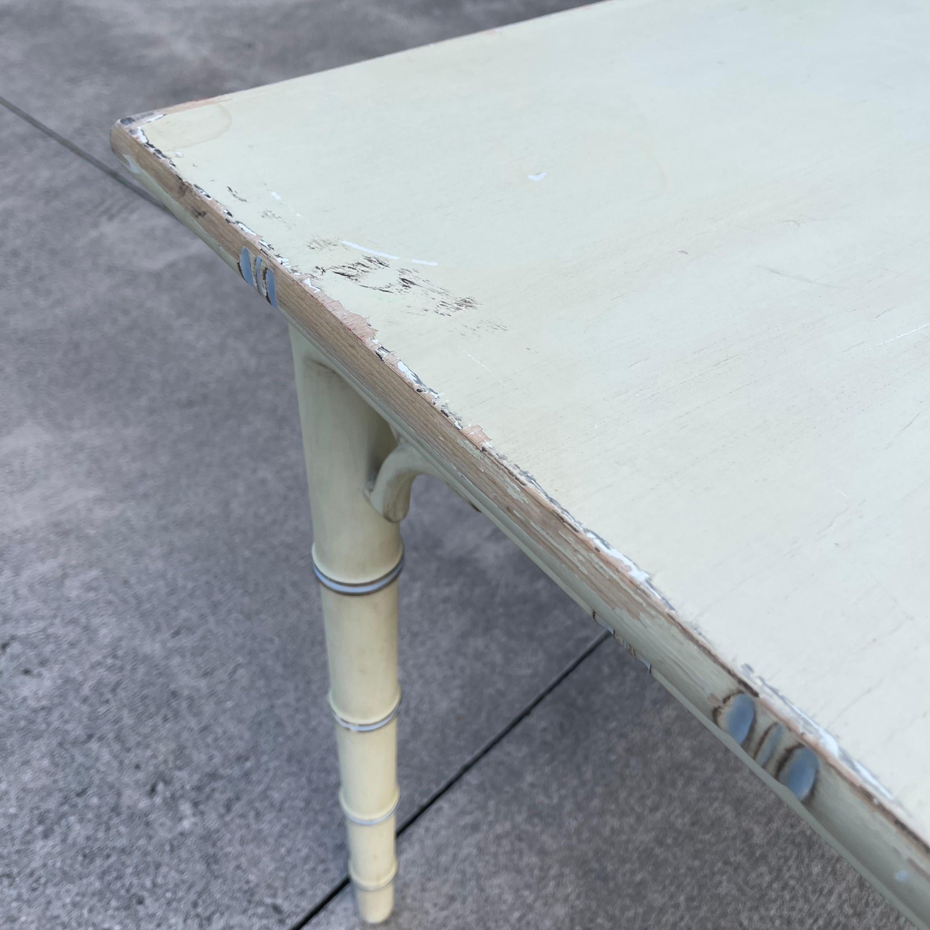 Chinesischer quadratischer Chippendale-Esstisch aus Kunstbambus mit Laubsägearbeiten, Bistro (Holz)