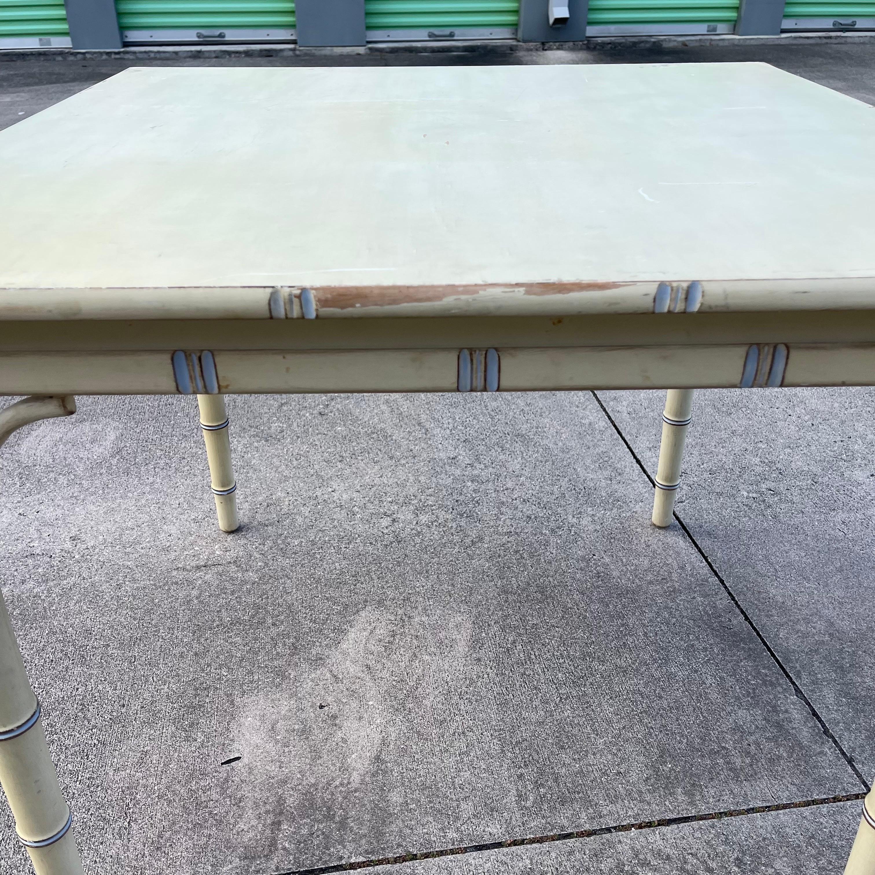 Chinesischer quadratischer Chippendale-Esstisch aus Kunstbambus mit Laubsägearbeiten, Bistro 3