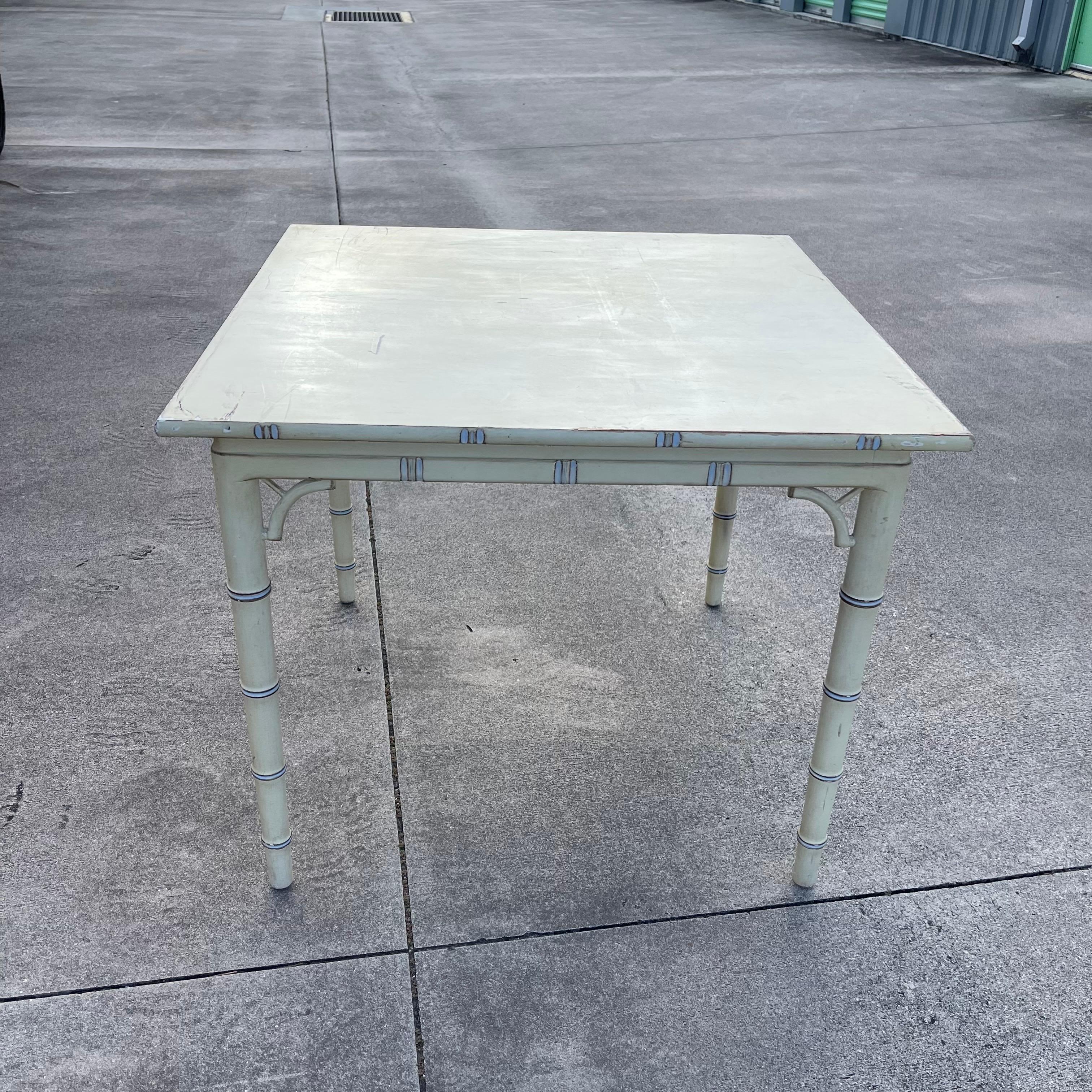 Chinesischer quadratischer Chippendale-Esstisch aus Kunstbambus mit Laubsägearbeiten, Bistro 4