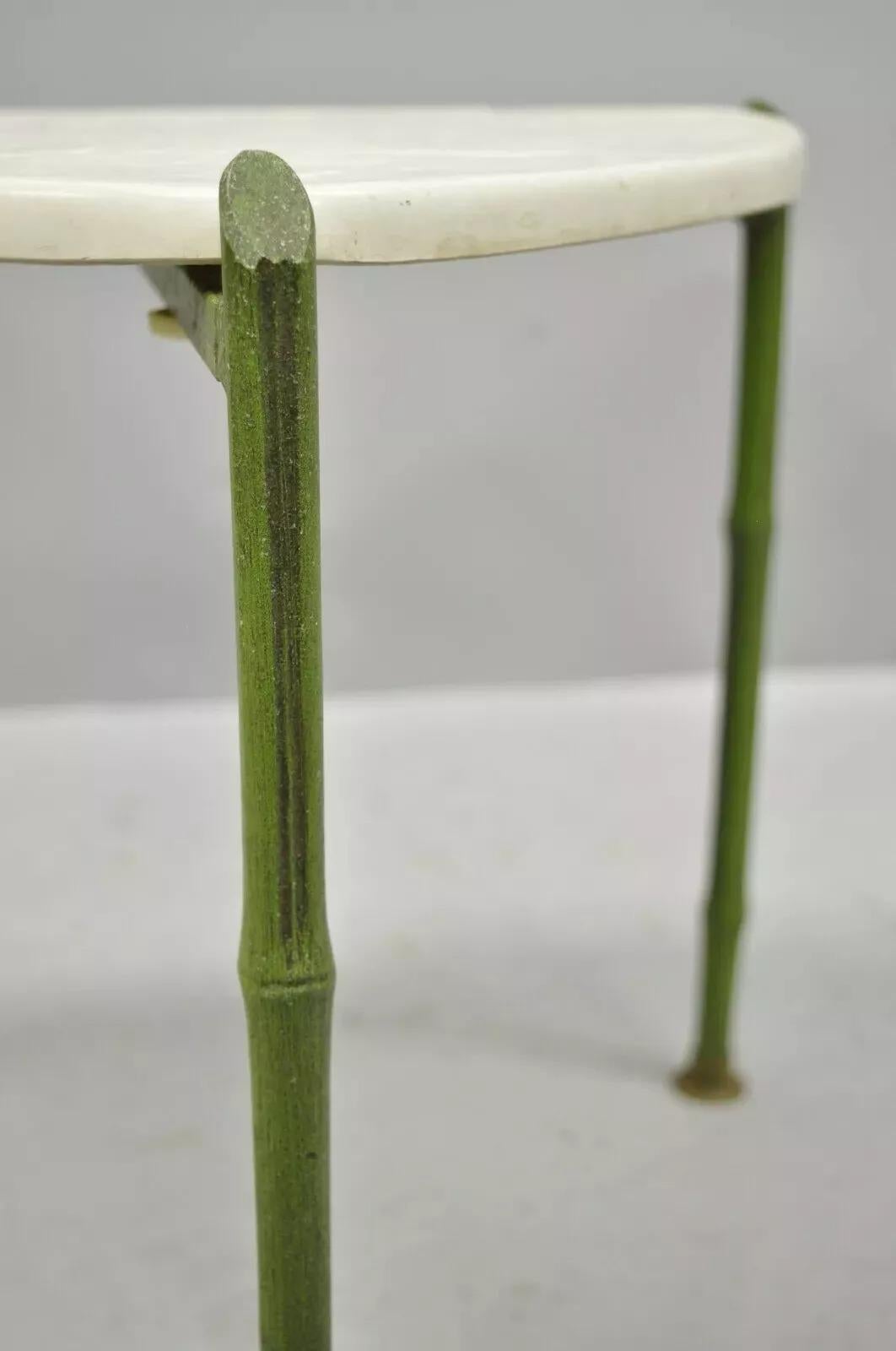 Table d'appoint Chippendale chinois en faux bambou et aluminium vert pour guitare Bon état à Philadelphia, PA