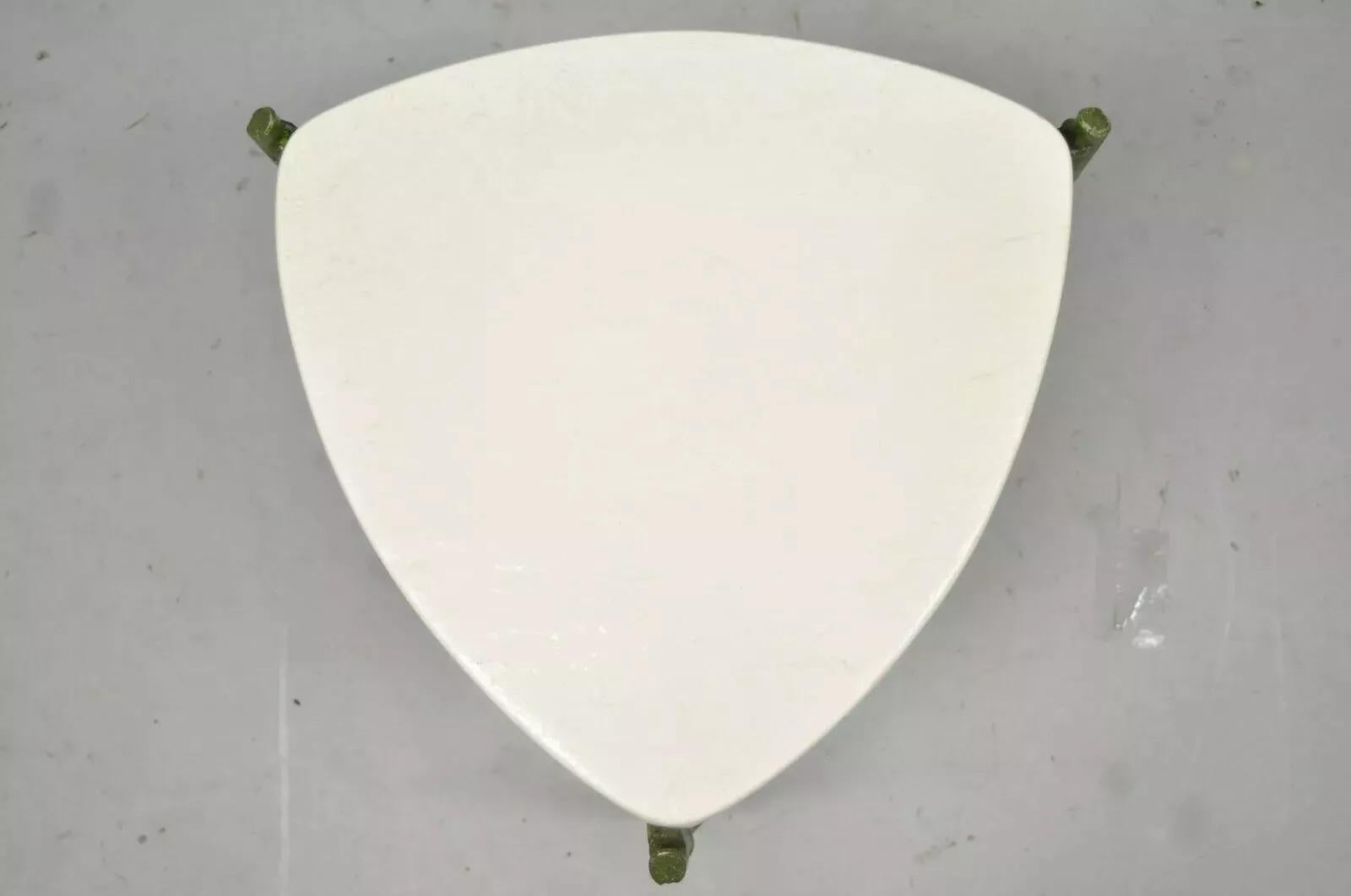 20ième siècle Table d'appoint Chippendale chinois en faux bambou et aluminium vert pour guitare
