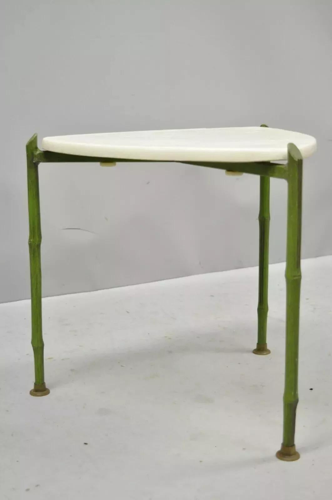 Aluminium Table d'appoint Chippendale chinois en faux bambou et aluminium vert pour guitare