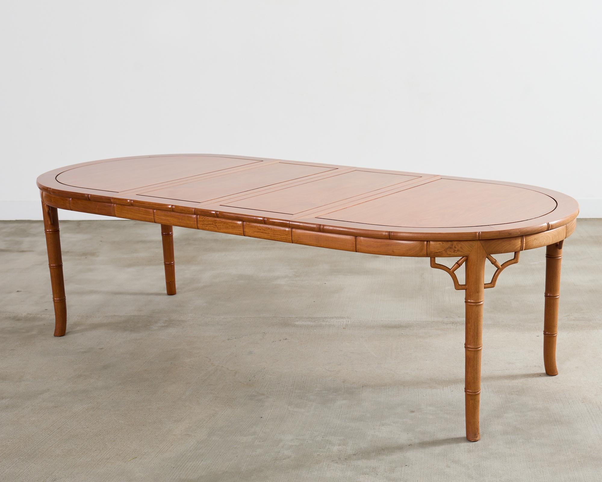 Chippendale chinois Chinese Chippendale Faux Bamboo Hardwood Extending Dining Table en vente