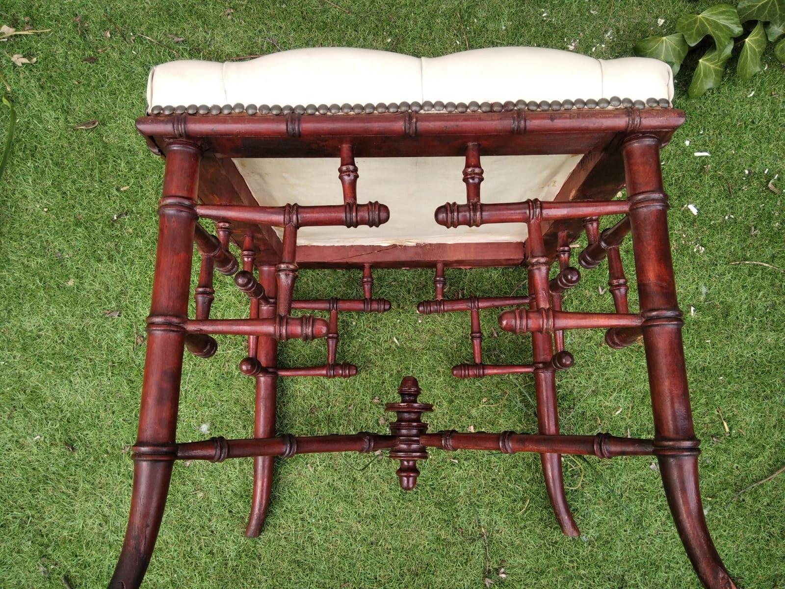 English  Stool  Chippendale Style  Faux Bamboo Whit Leather Capitone    For Sale