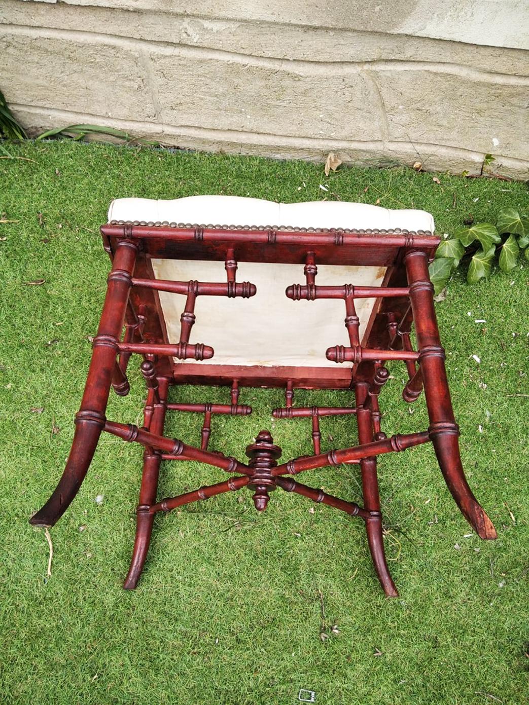  Stool  Chippendale Style  Faux Bamboo Whit Leather Capitone    In Excellent Condition For Sale In Mombuey, Zamora