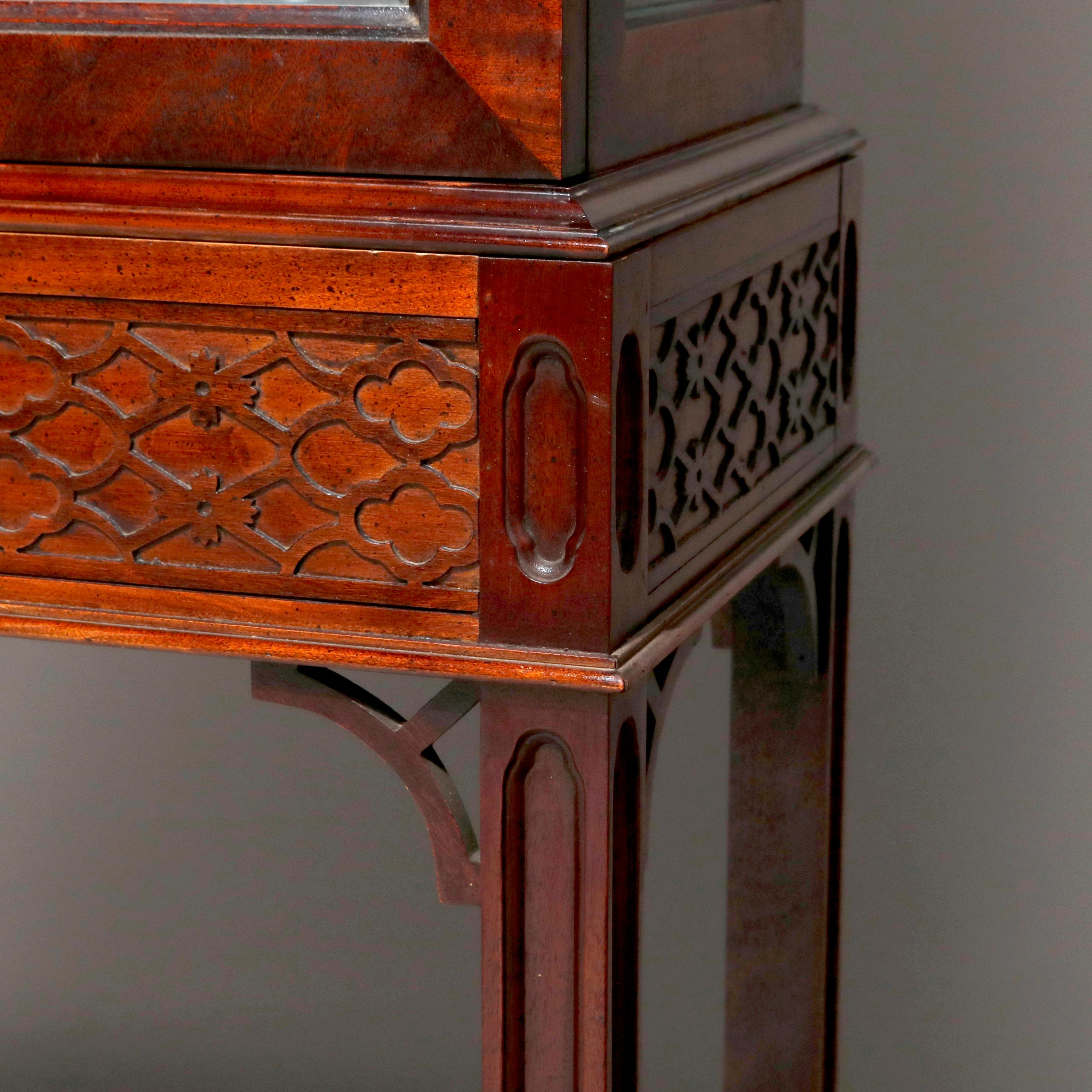 Chinese Chippendale Flame Mahogany Lighted & Mirrored Curio Vitrine 20th Century 6