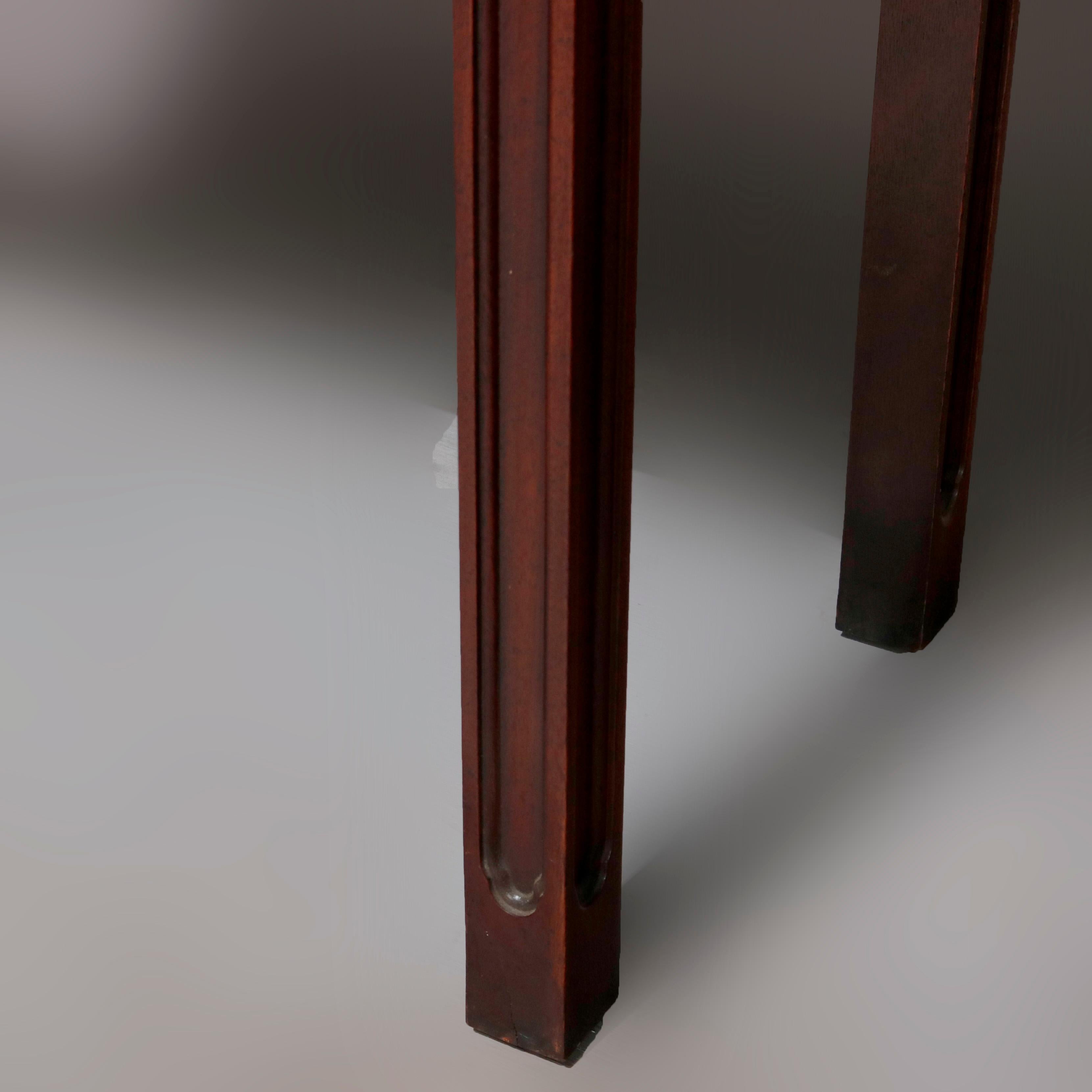 Chinese Chippendale Flame Mahogany Lighted & Mirrored Curio Vitrine 20th Century 7