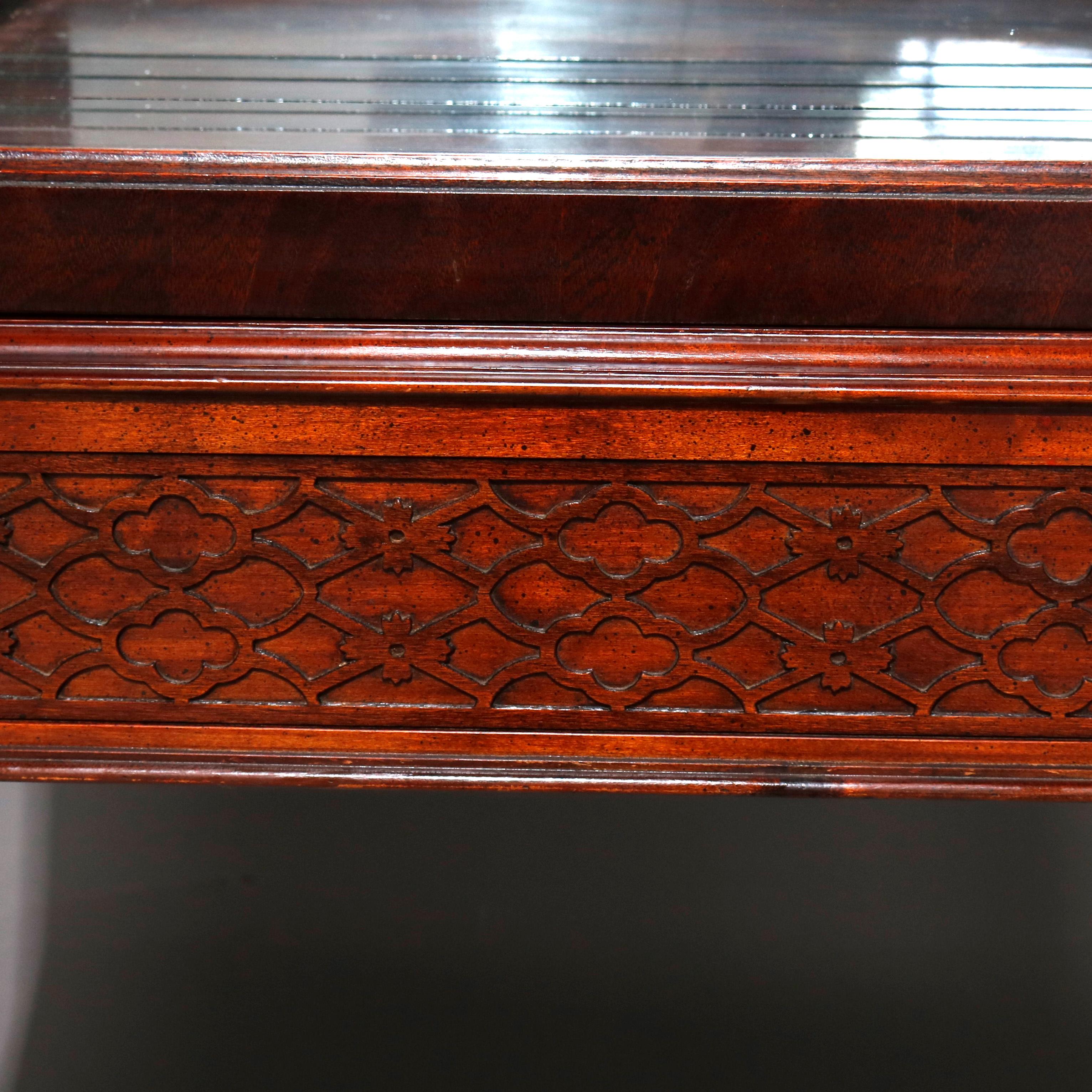Chinese Chippendale Flame Mahogany Lighted & Mirrored Curio Vitrine 20th Century 11