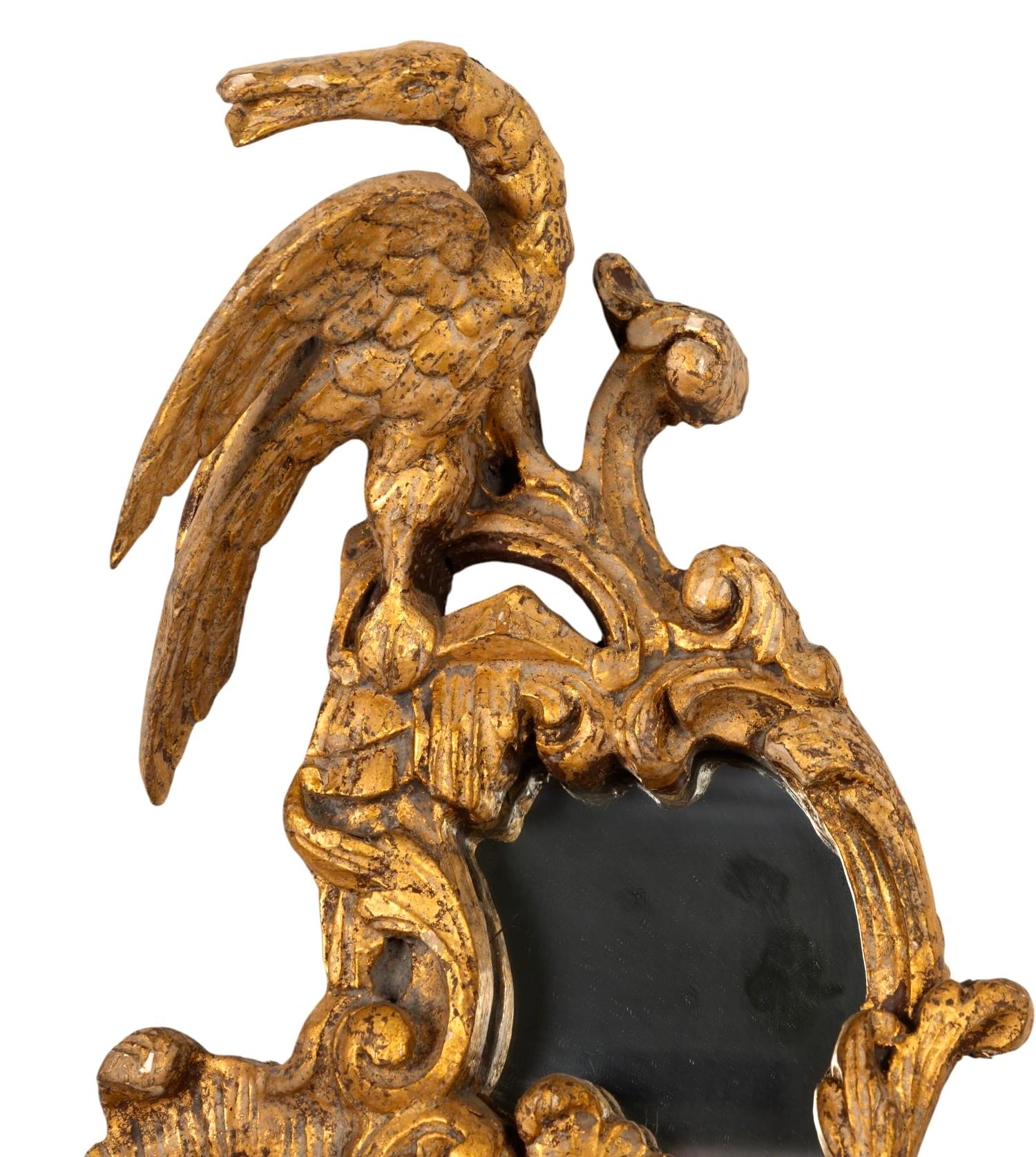 Britannico Specchi cinesi Chippendale in legno dorato con uccello fenice, una coppia in vendita