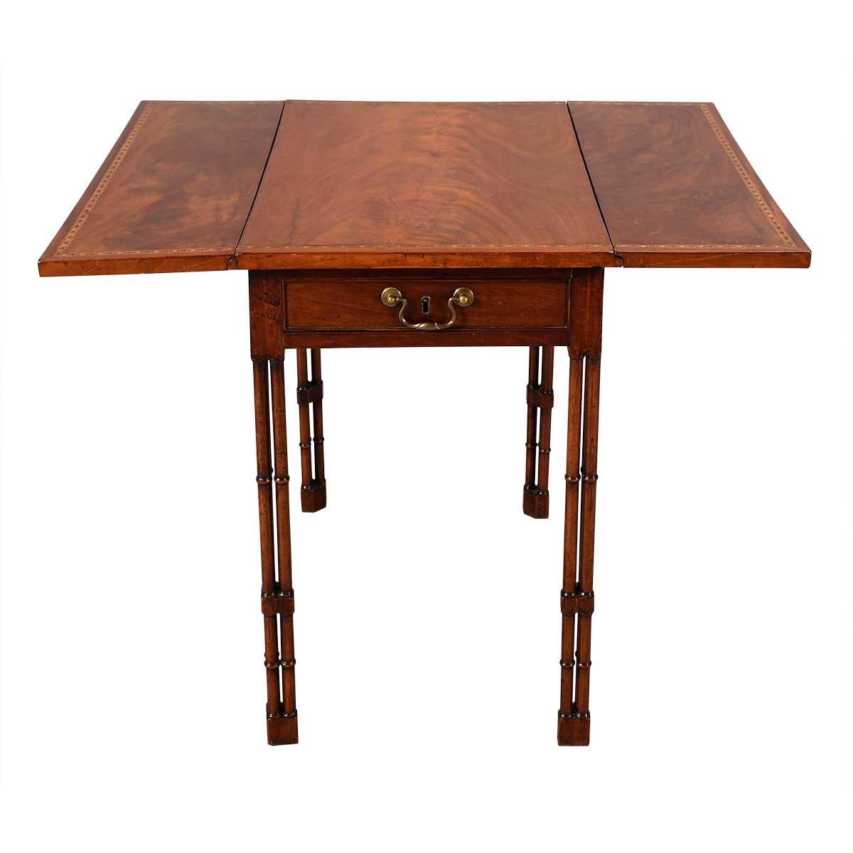 „Chinesischer Chippendale“ Pembroke-Tisch im Angebot 2