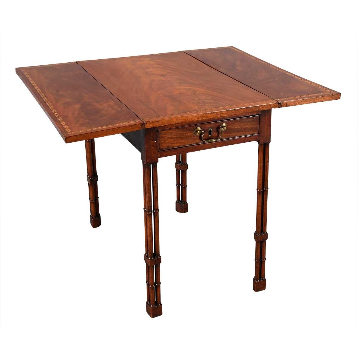 „Chinesischer Chippendale“ Pembroke-Tisch im Angebot 1