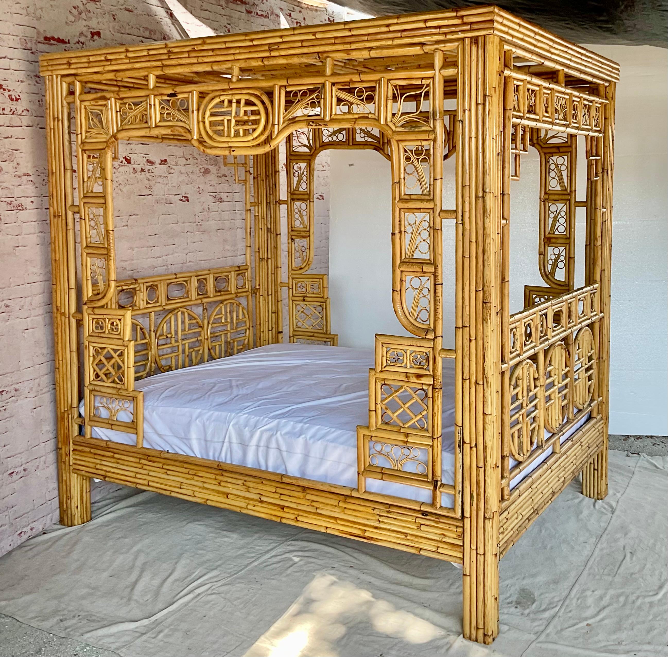 Chinese Chippendale Rattan Bamboo Queen Canopy Bed, Palm Beach Style For Sale 9