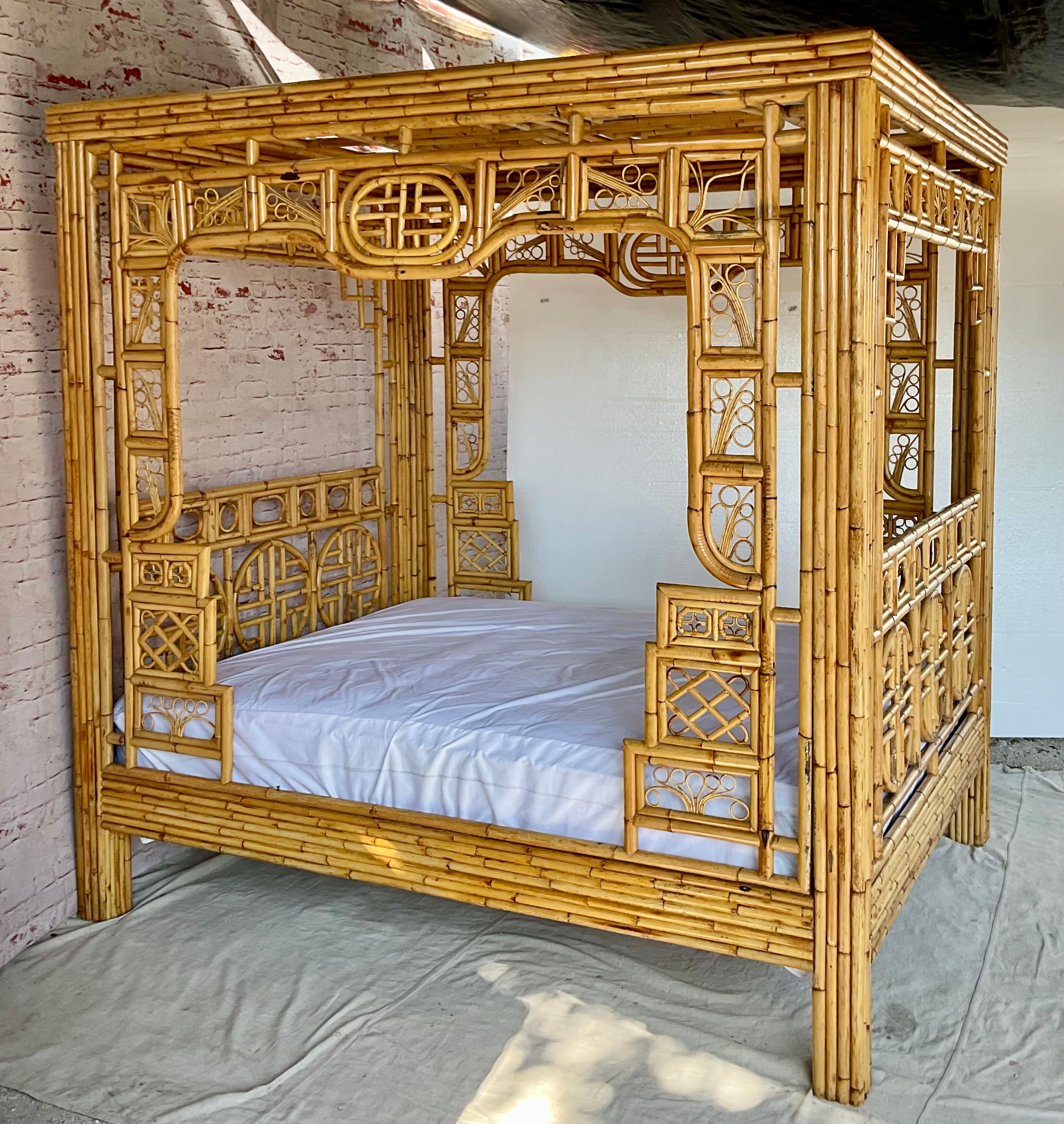 Chinese Chippendale Rattan Bamboo Queen Canopy Bed, Palm Beach Style For Sale 10