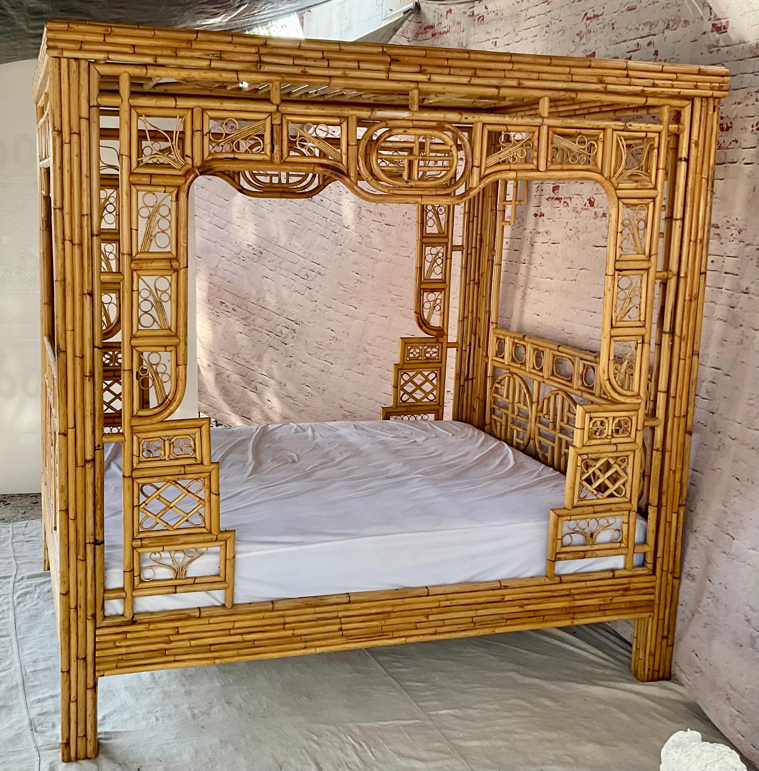 Chinese Chippendale Rattan Bamboo Queen Canopy Bed, Palm Beach Style For Sale 3
