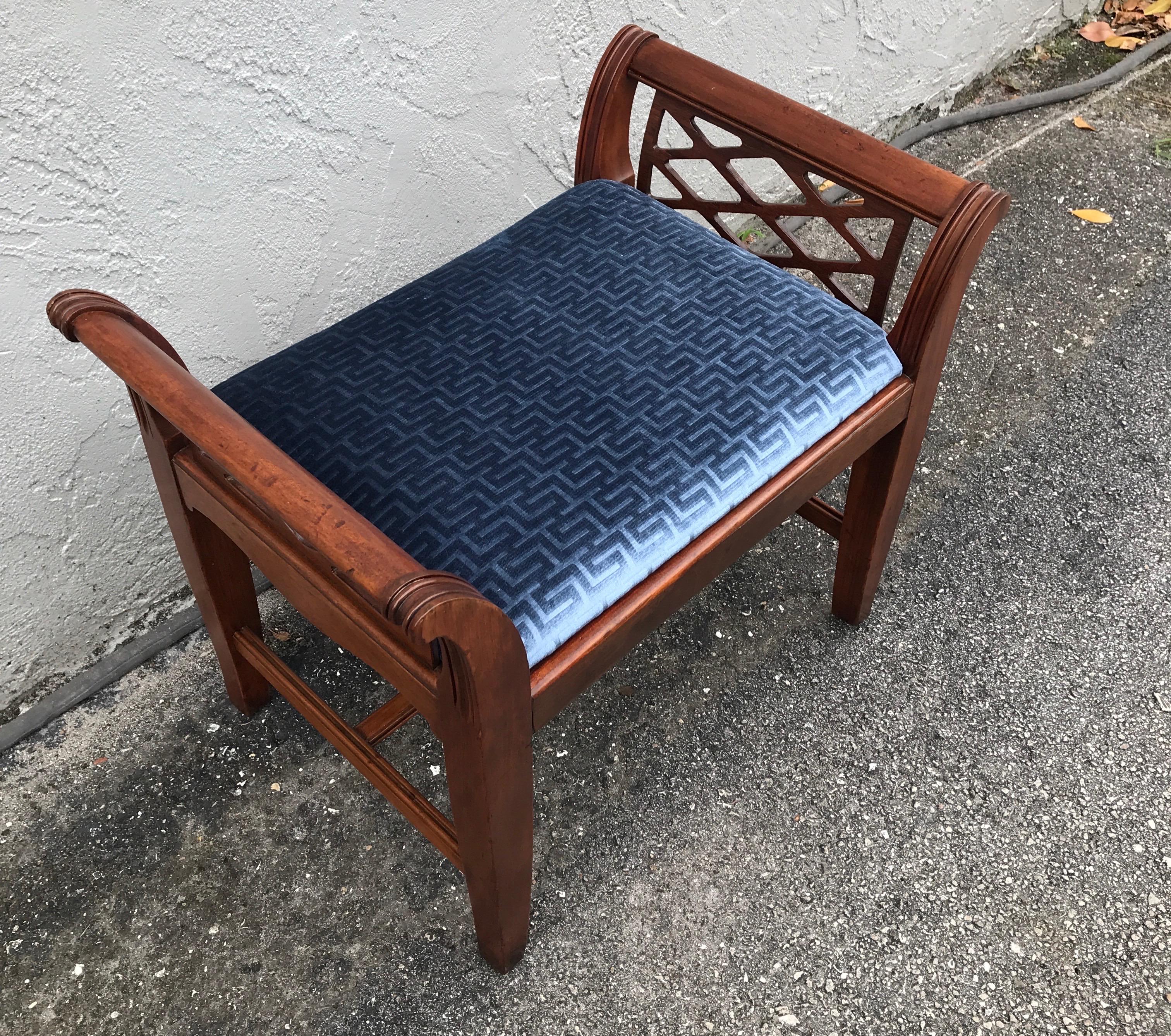 Chinese Chippendale Style Bench In Good Condition For Sale In West Palm Beach, FL