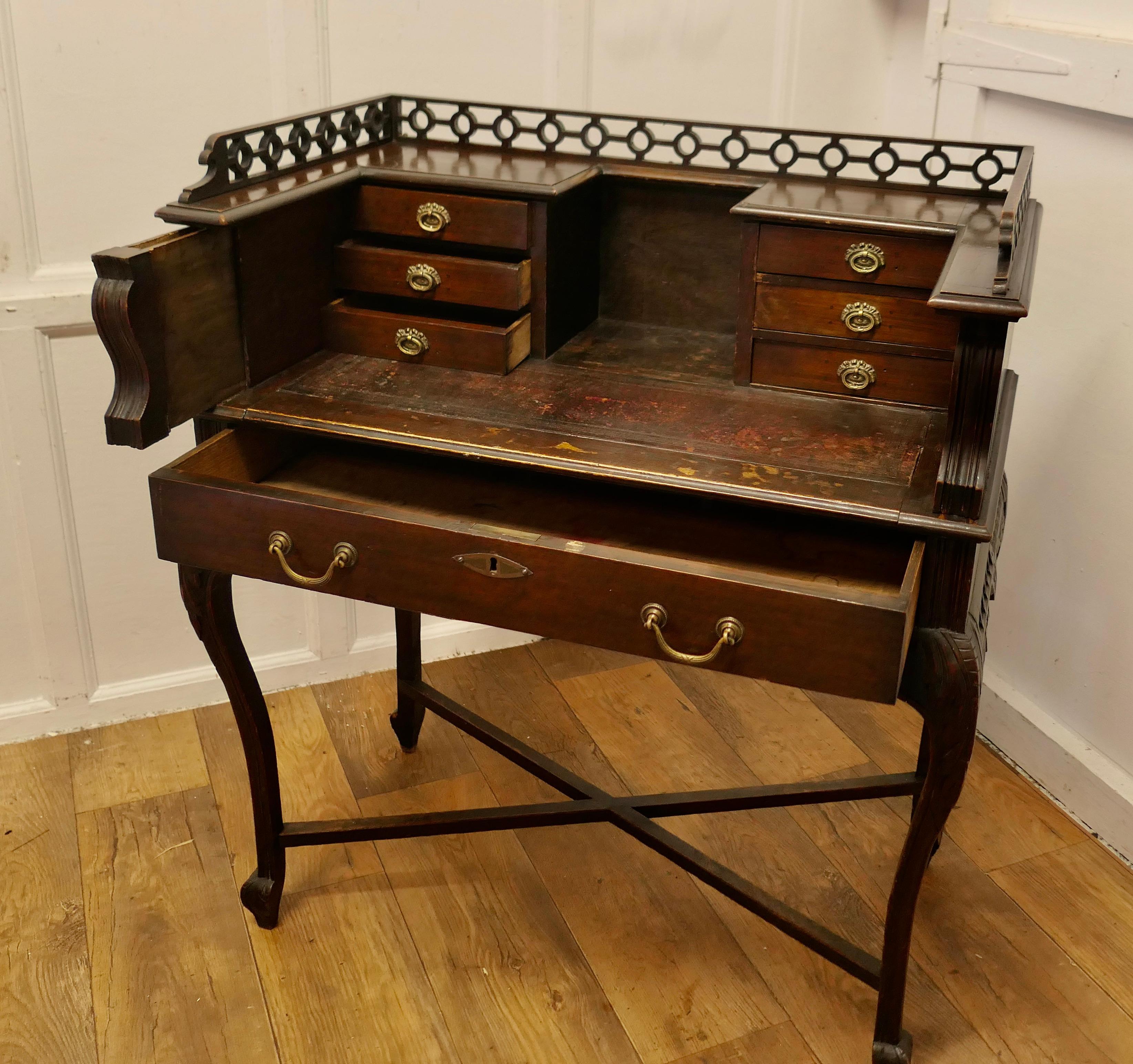 Scrivania cinese in stile Carleton House di Chippendale in vendita 1