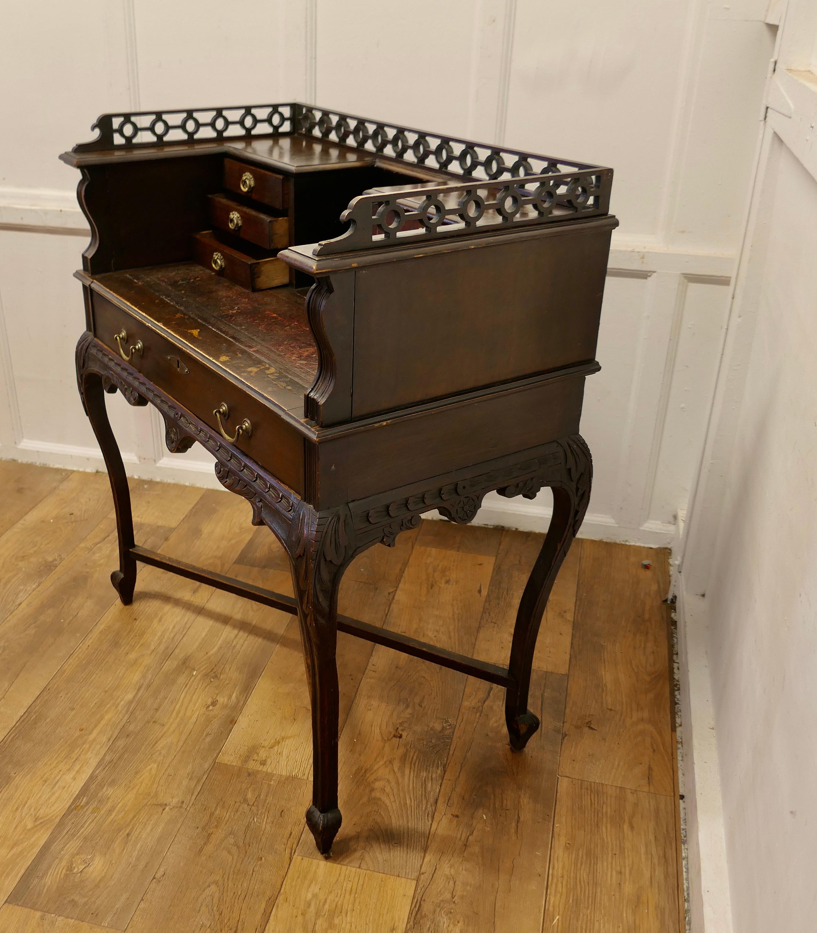 Scrivania cinese in stile Carleton House di Chippendale in vendita 2