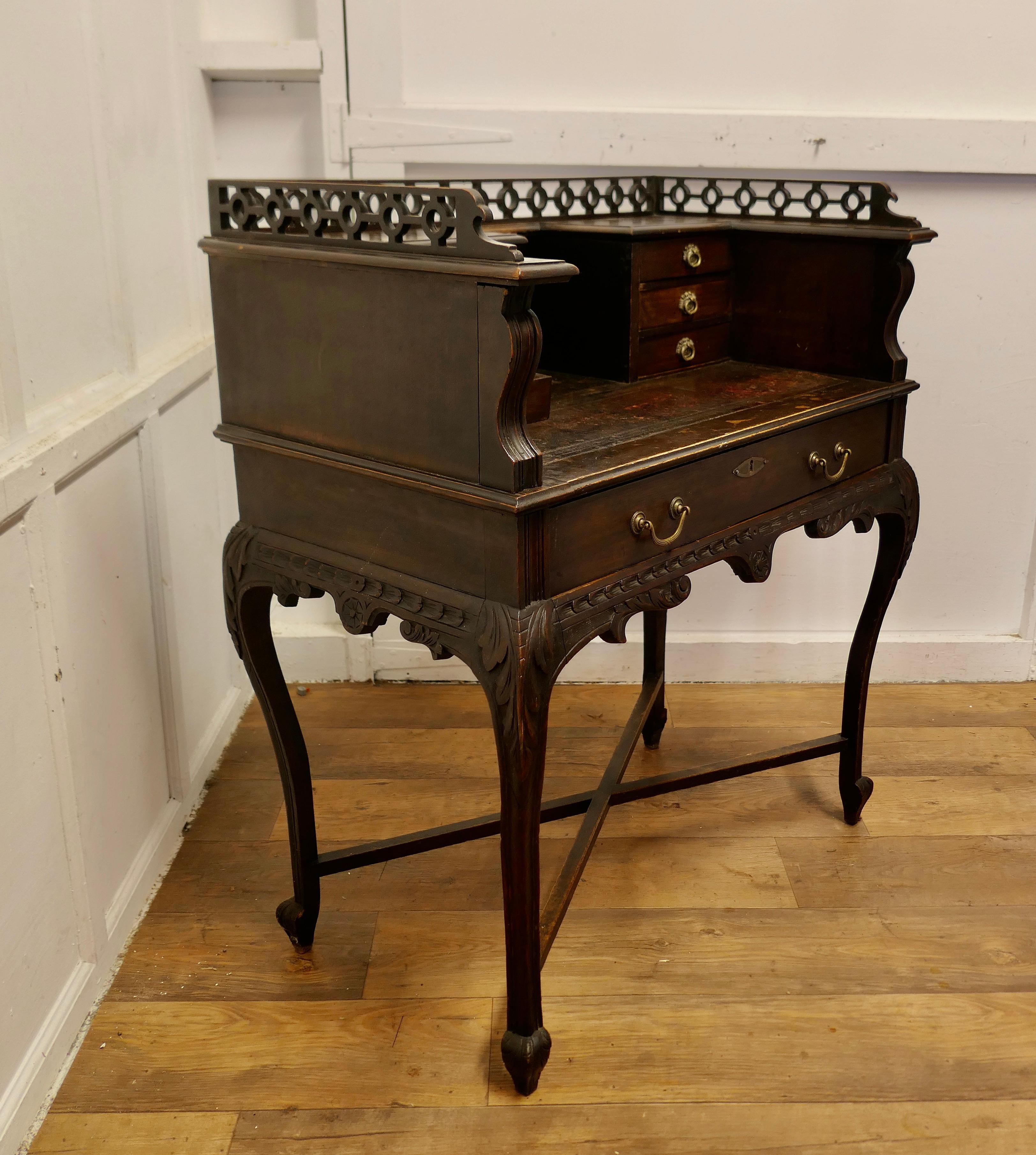 Scrivania cinese in stile Carleton House di Chippendale in vendita 3