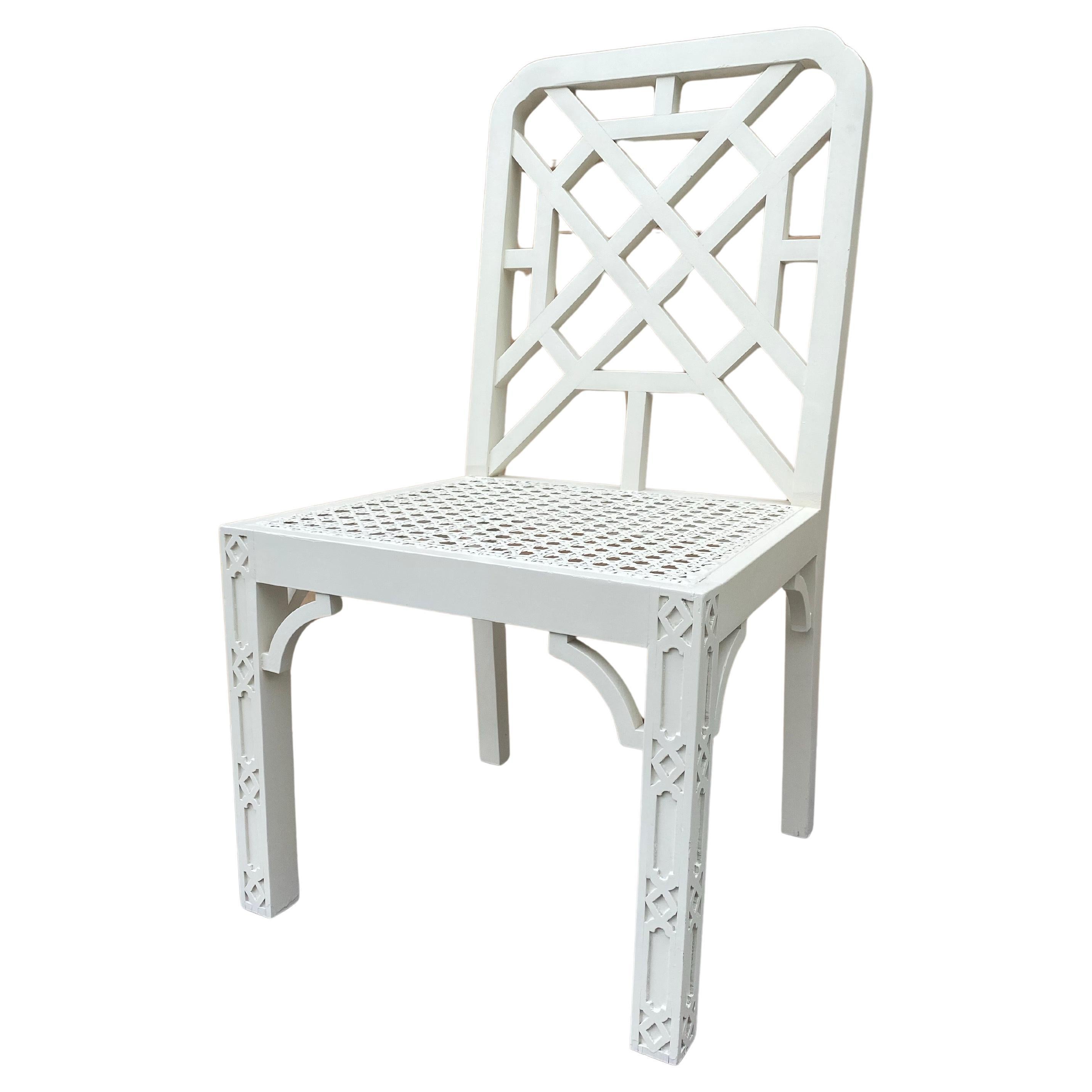 Fauteuil chinois de style Chippendale, sculpté et ajouré