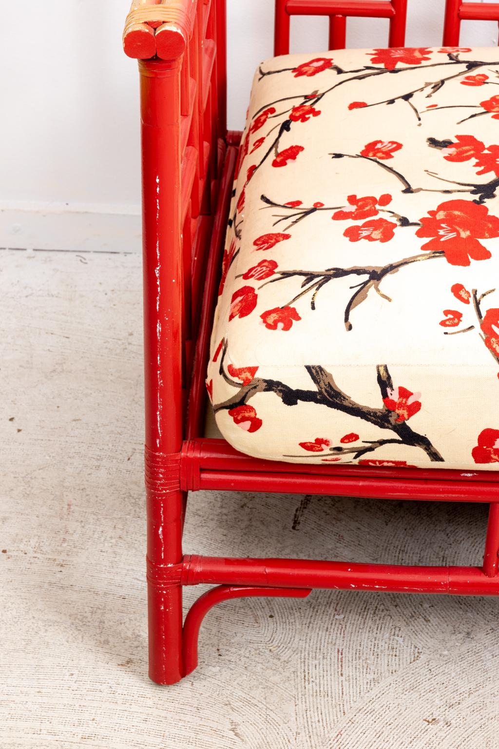 Chinese Chippendale Style Chaise Lounge Chair with Painted Bamboo Frame For Sale 2