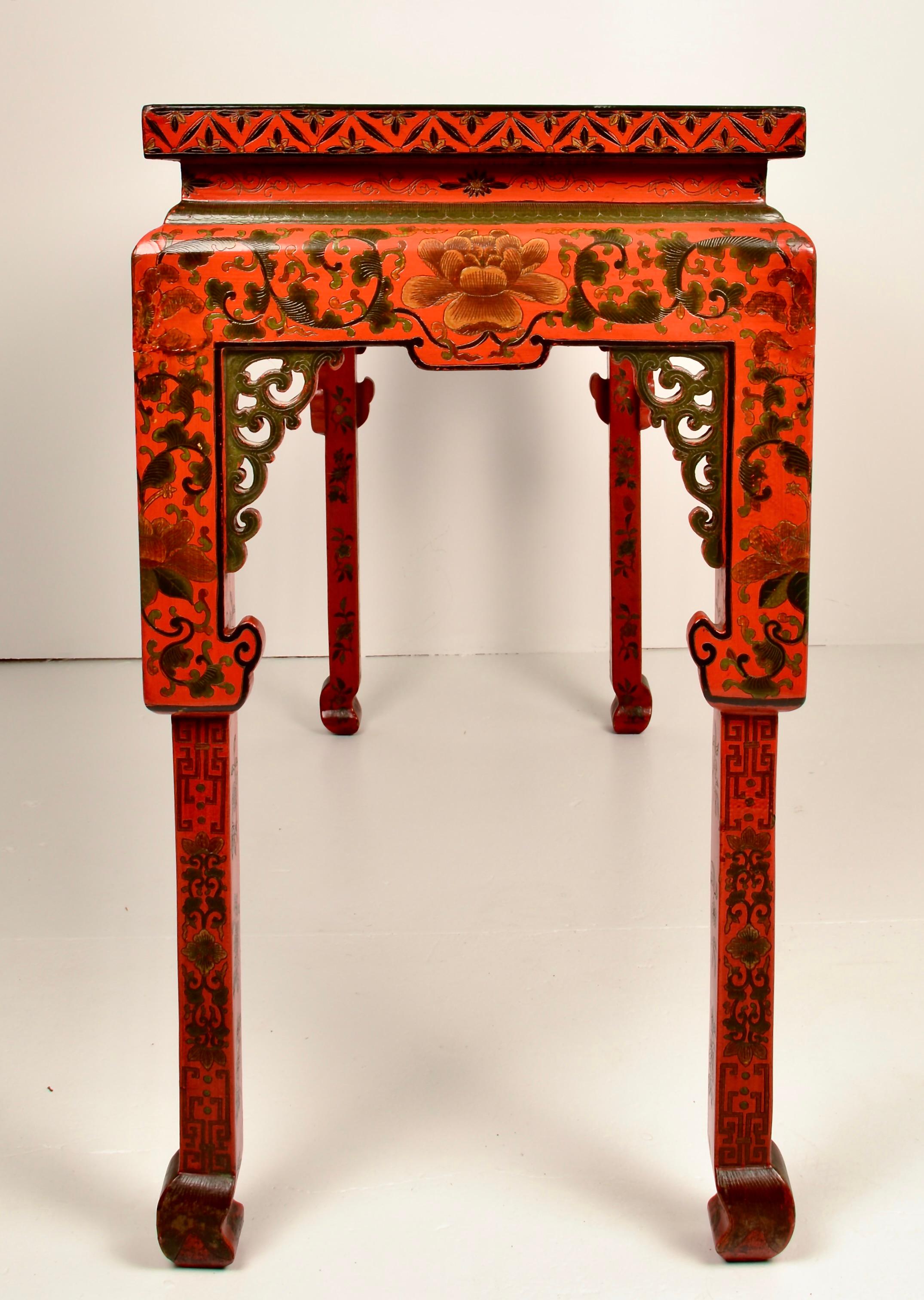 Wood Chinese Chippendale Style Console Table w/ Lacquered Chinoiserie Decoration For Sale