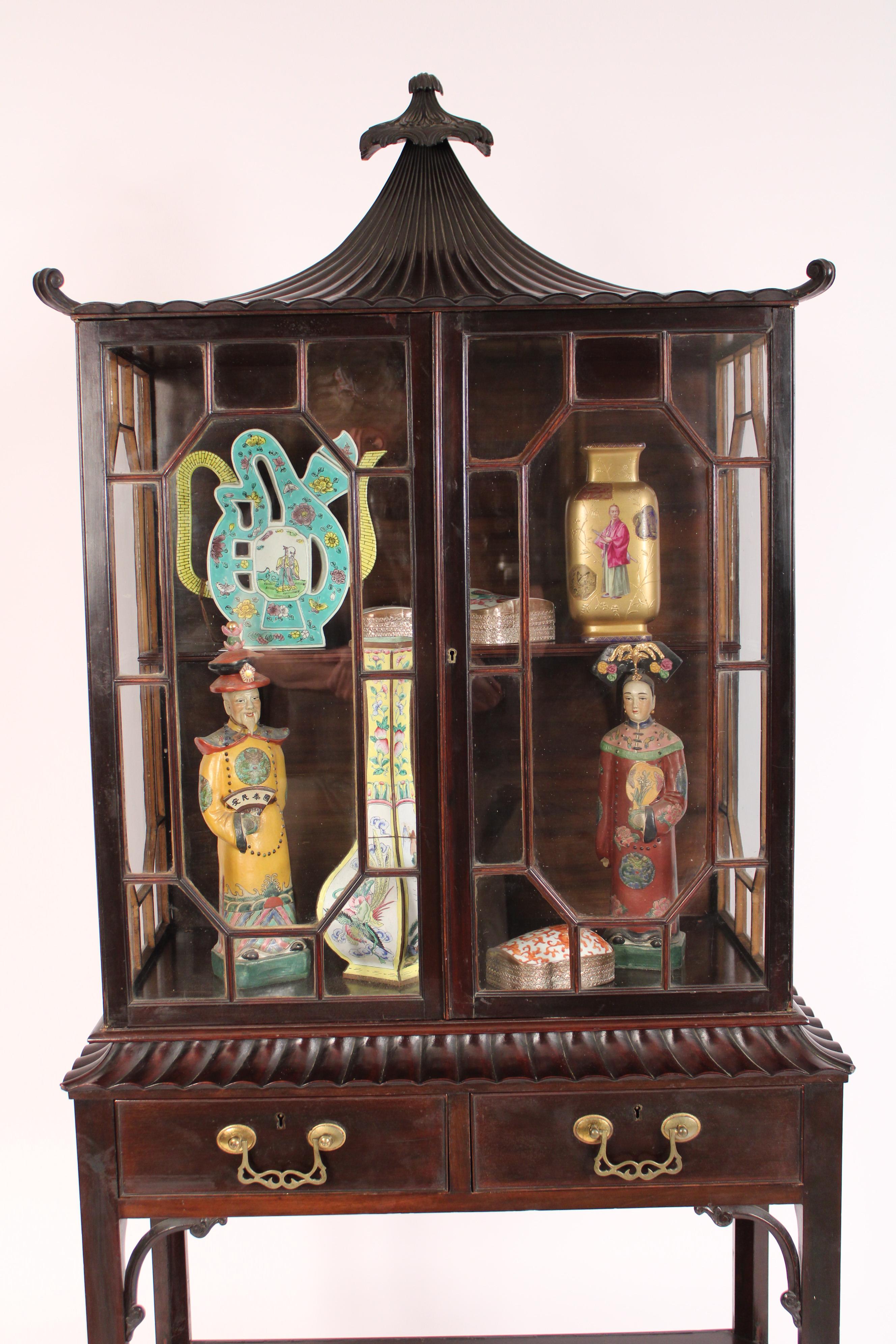 Chinese Chippendale Style Display Cabinet In Good Condition For Sale In Laguna Beach, CA