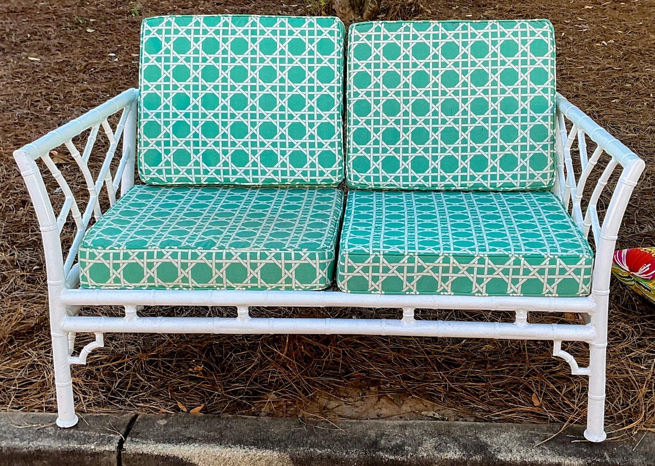 Chinese Chippendale Style Faux Bamboo Settee Fretwork Upholstery By Meadowcraft In Good Condition In Kennesaw, GA