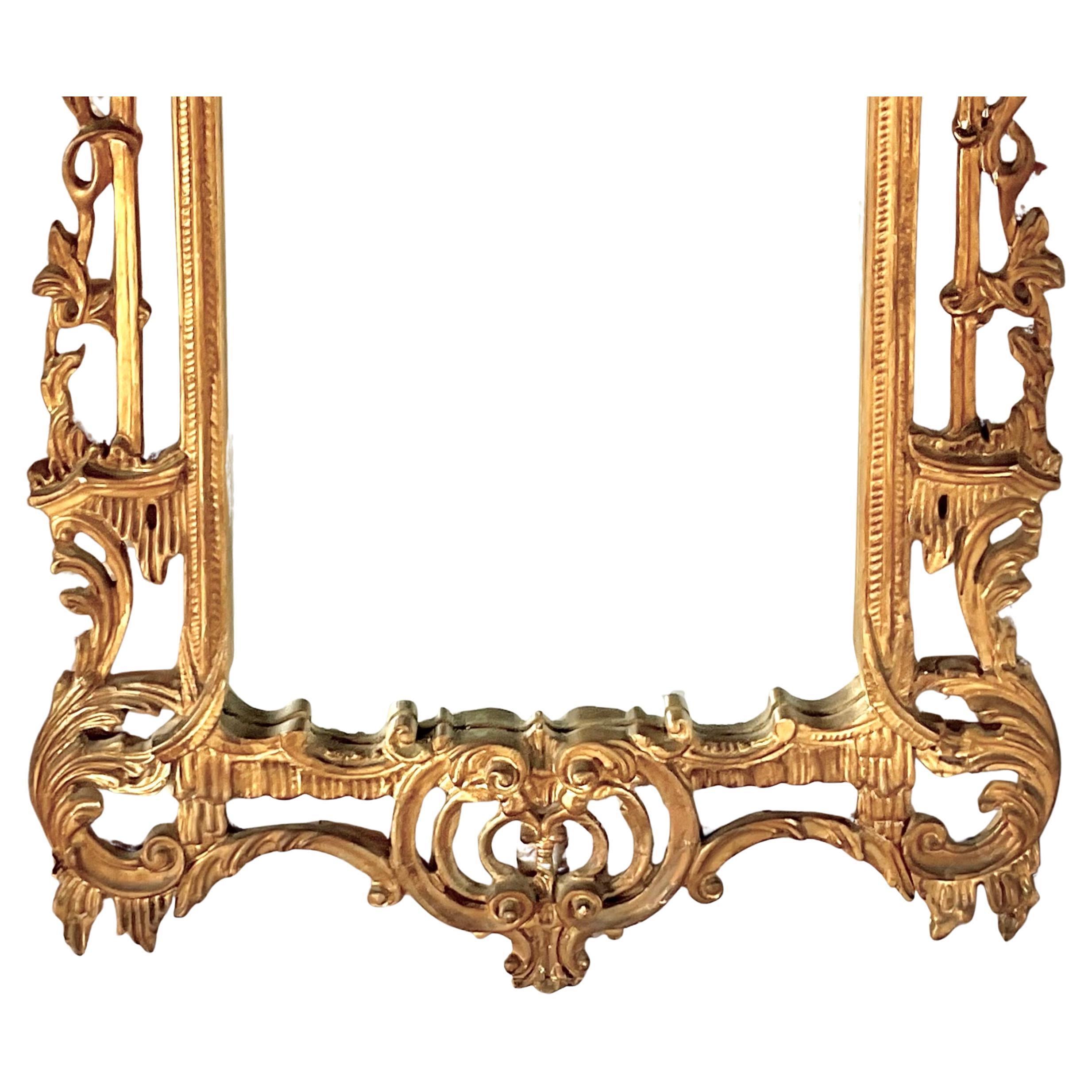 Chippendale chinois Miroir chinois de style Chippendale en bois doré en vente