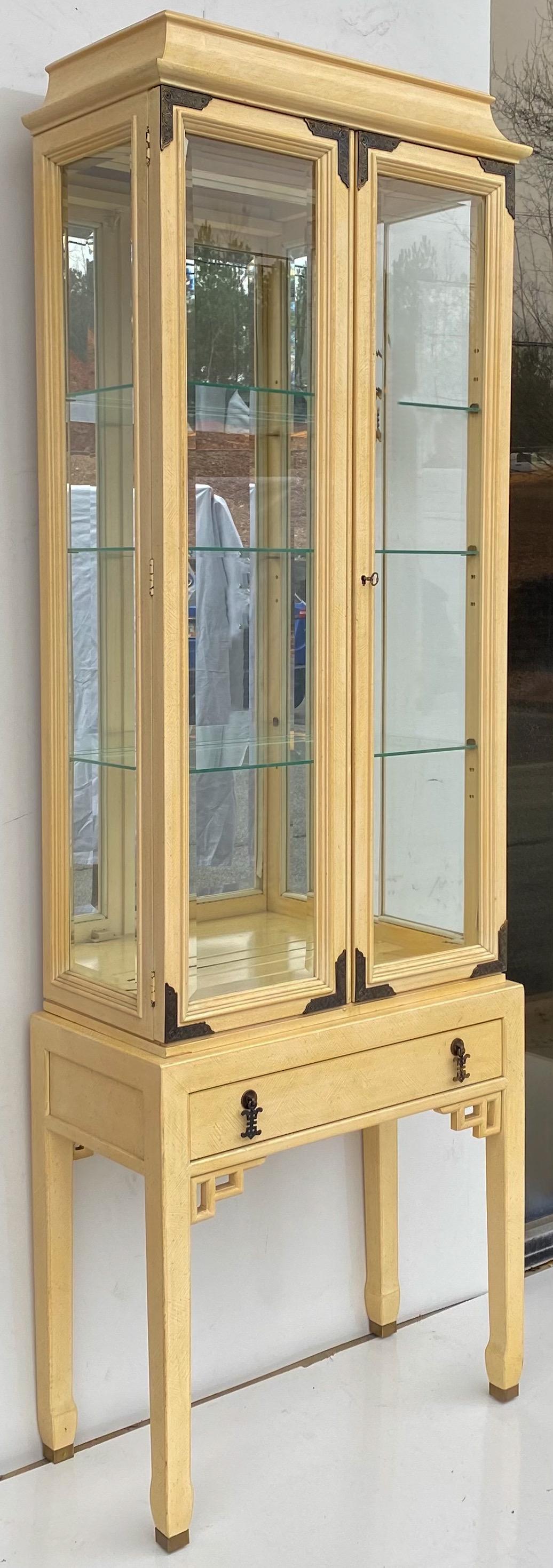 American Chinese Chippendale Style Pagoda Form Cabinets / Vitrines by Century, Pair