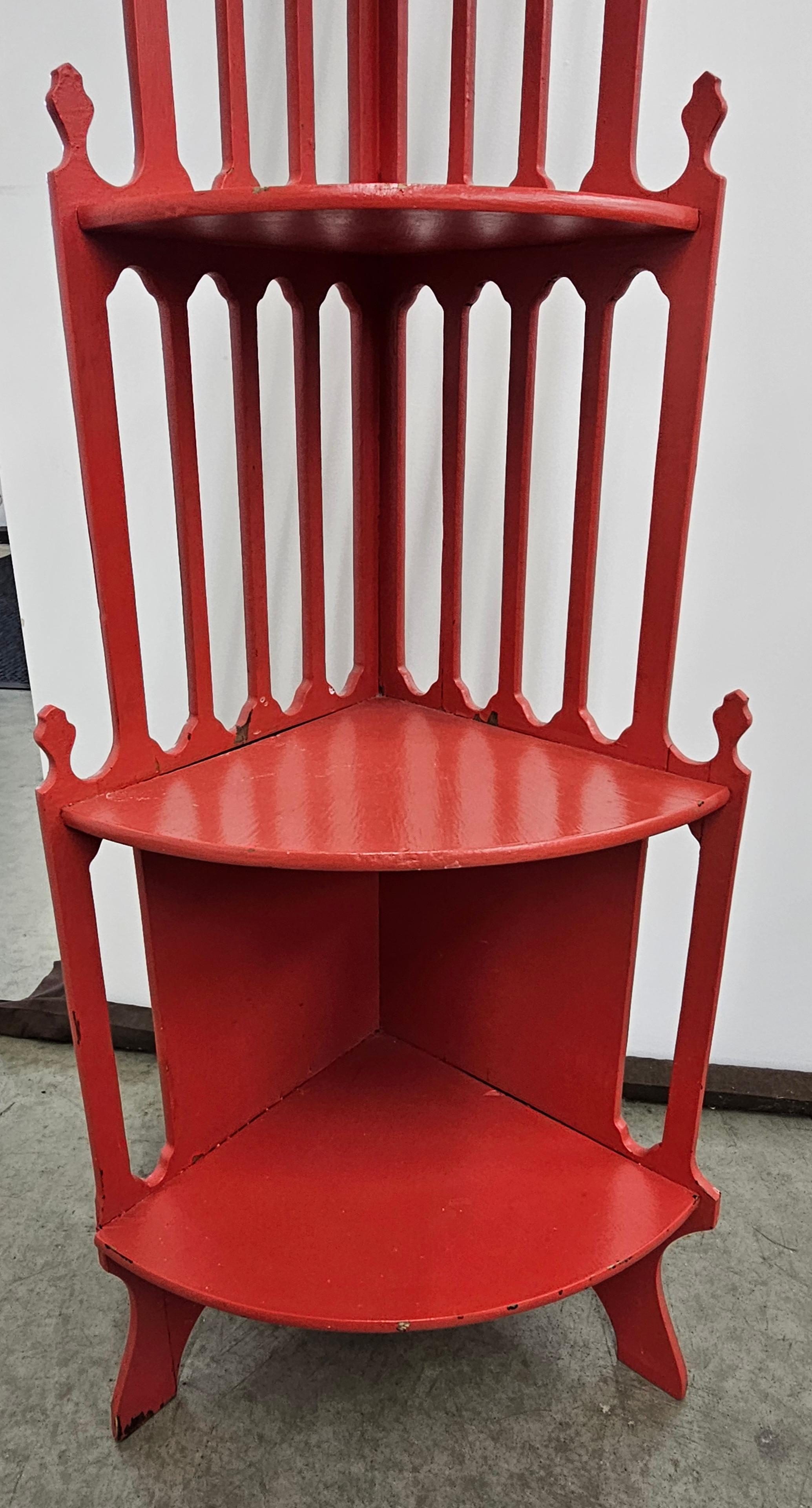 Chinesische Chippendale-Stil rot lackiert Ecke Etagere (Gemalt) im Angebot