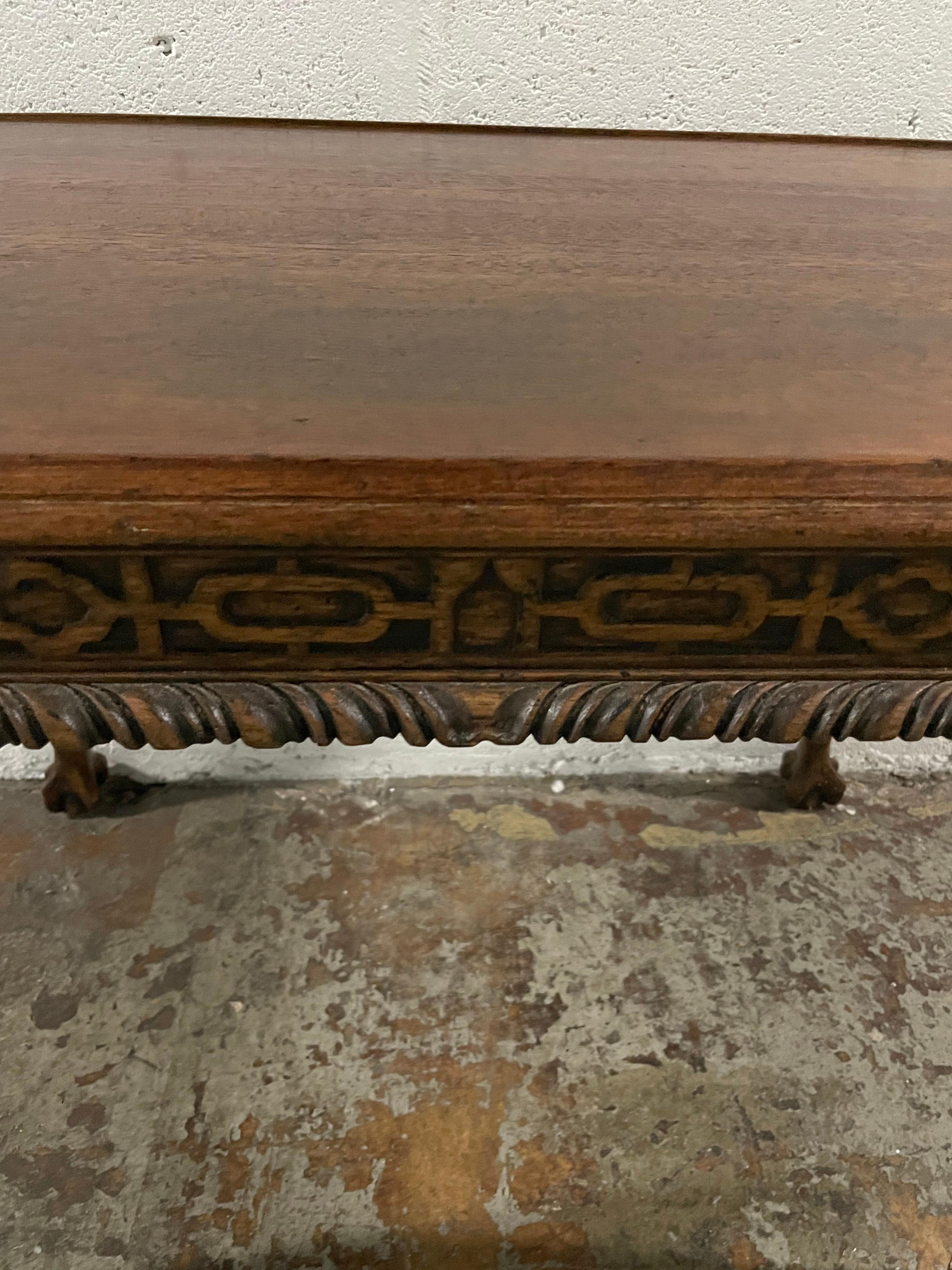 Chinesischer Teetisch im Chippendale-Stil (Eichenholz) im Angebot