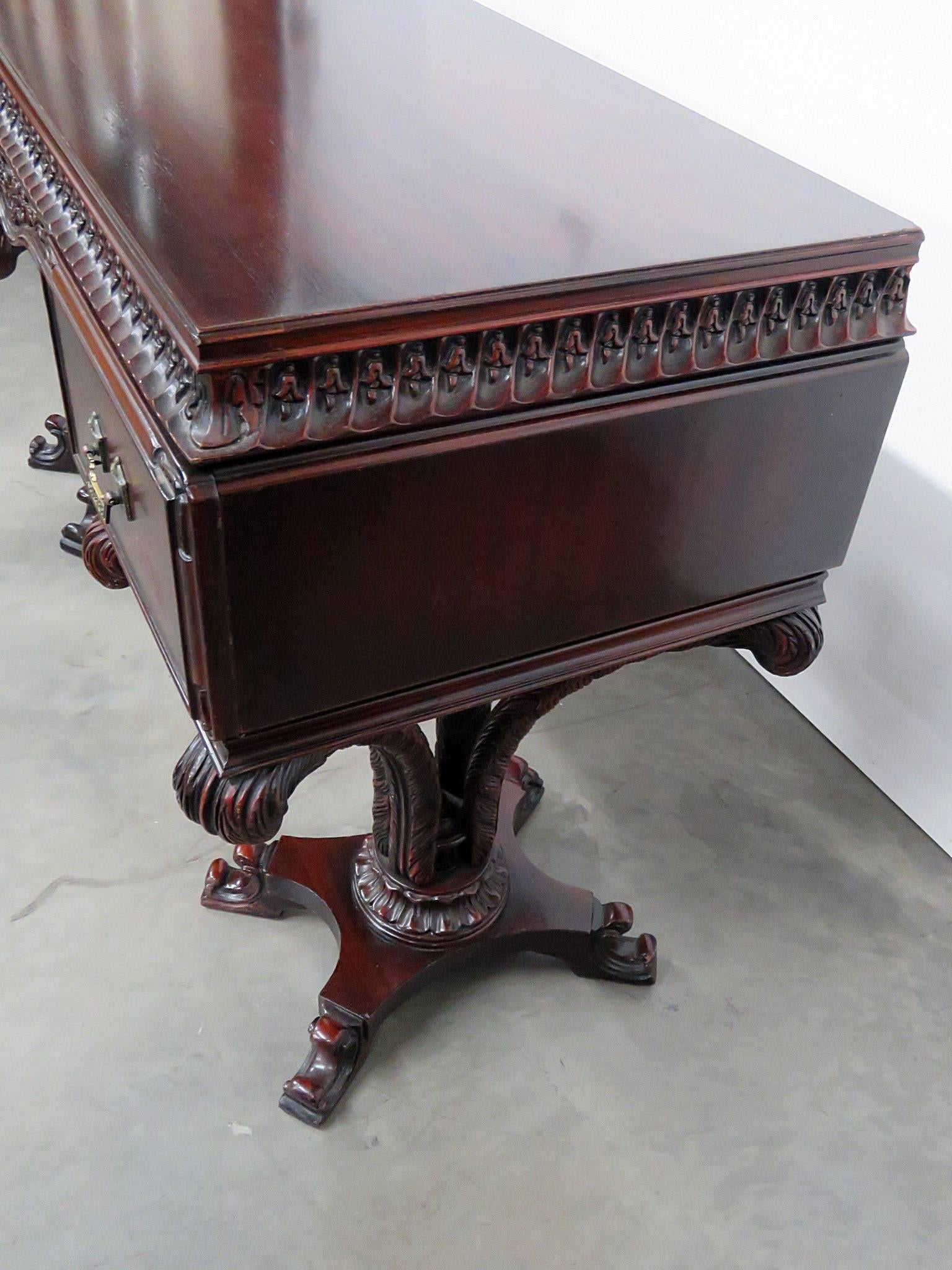 Carved Prince of Wales Plume Base Chinese Chippendale Ladies Mahogany Vanity 