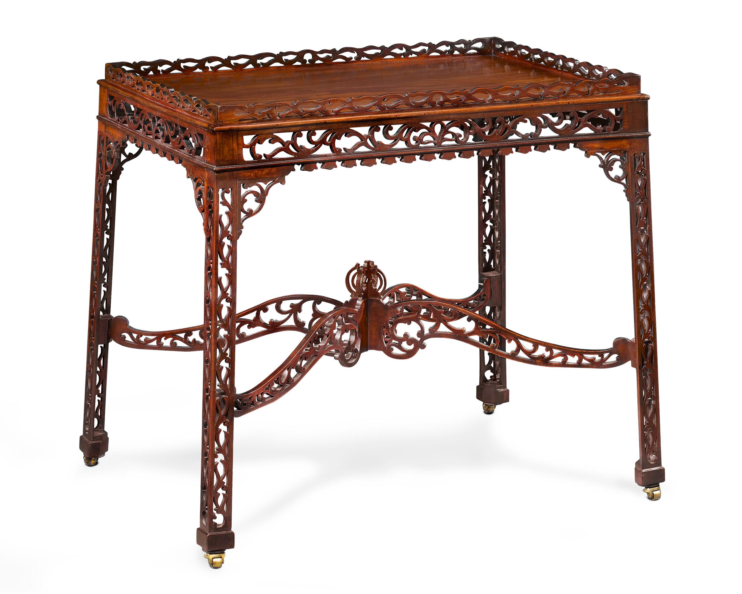Chinese Chippendale Tea Table In Excellent Condition For Sale In New Orleans, LA