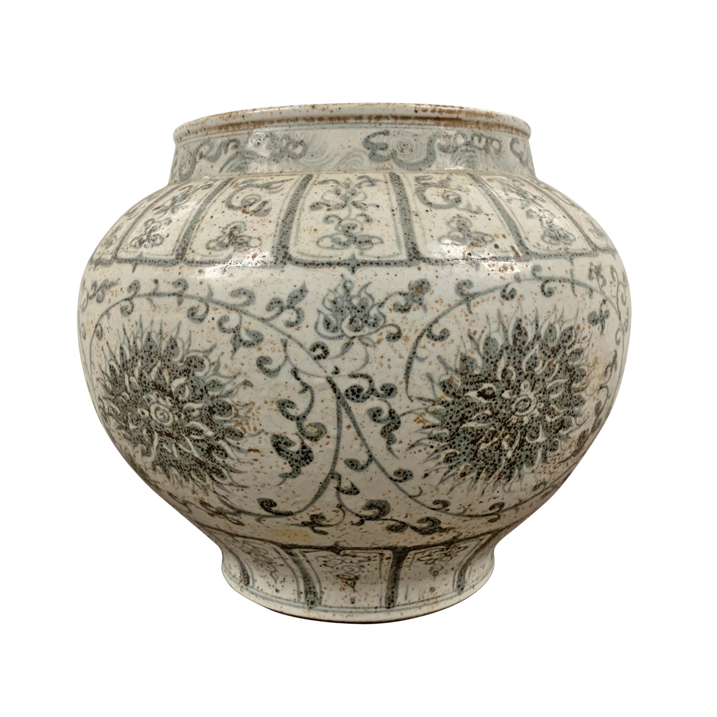 Chinoiserie Chinese Chrysanthemum Jar