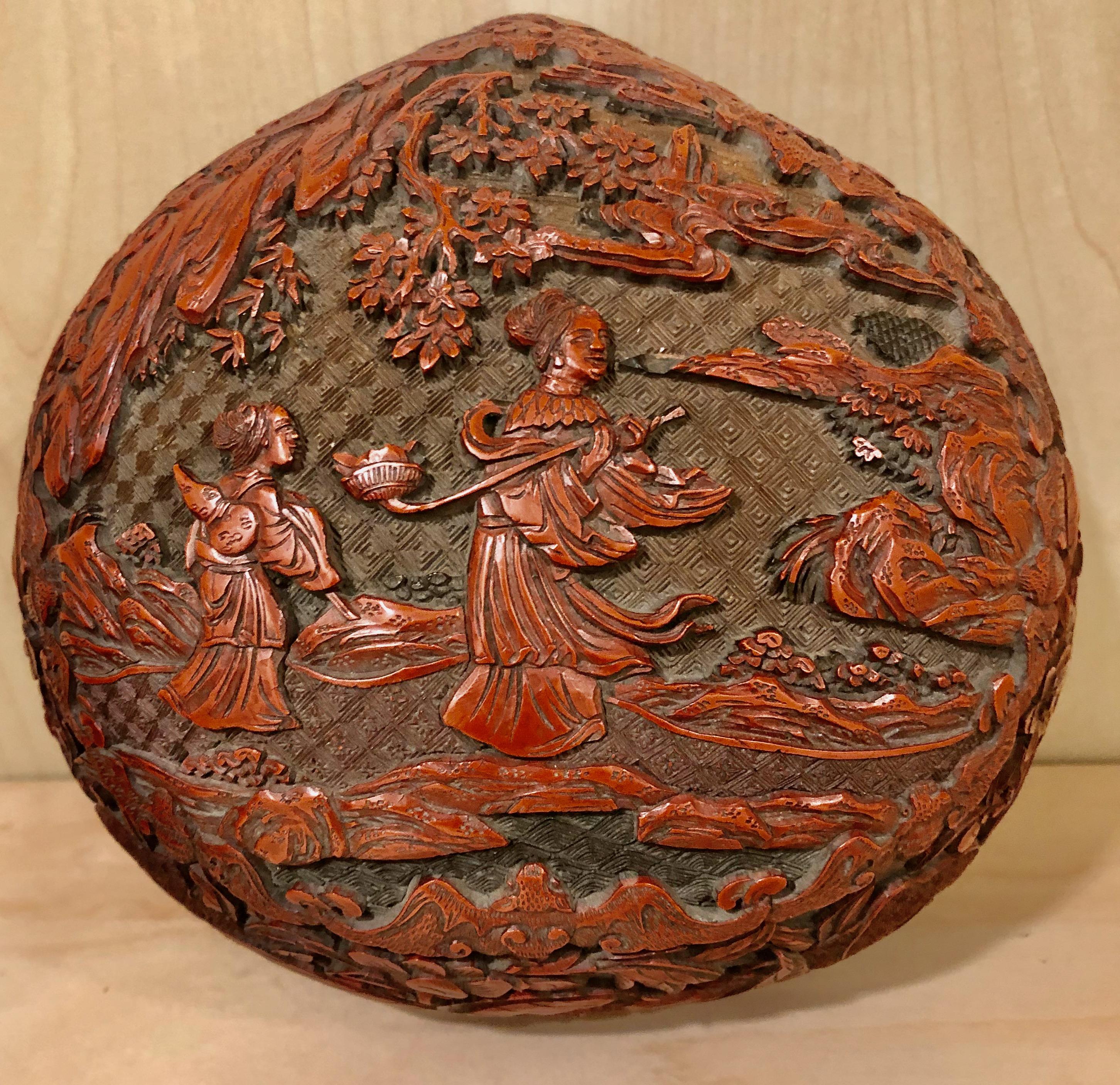 Chinois Boîte et couvercle chinois en cinabre finement sculpté, fin du XVIIIe siècle-début du XIXe siècle en vente