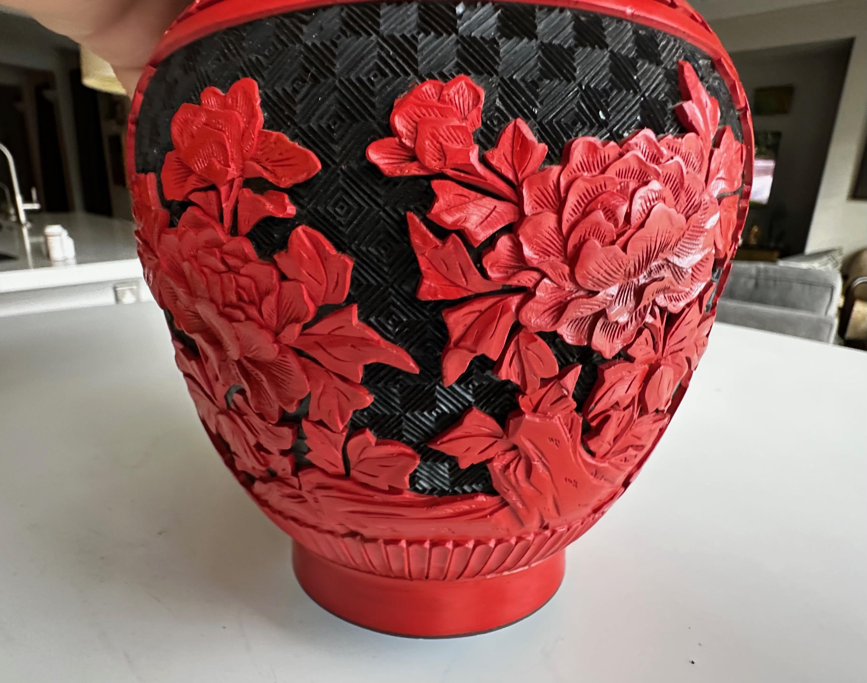 Chinese Cinnabar Lacquered Lidded Vase For Sale 3