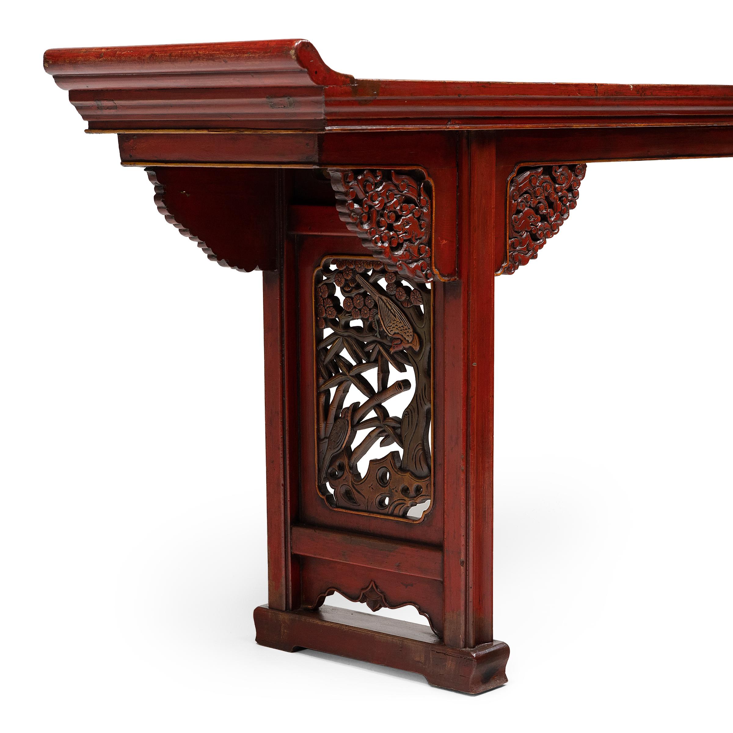 Chinesischer roter Cinnabar-Altartisch aus Cinnabar, um 1850 (19. Jahrhundert) im Angebot