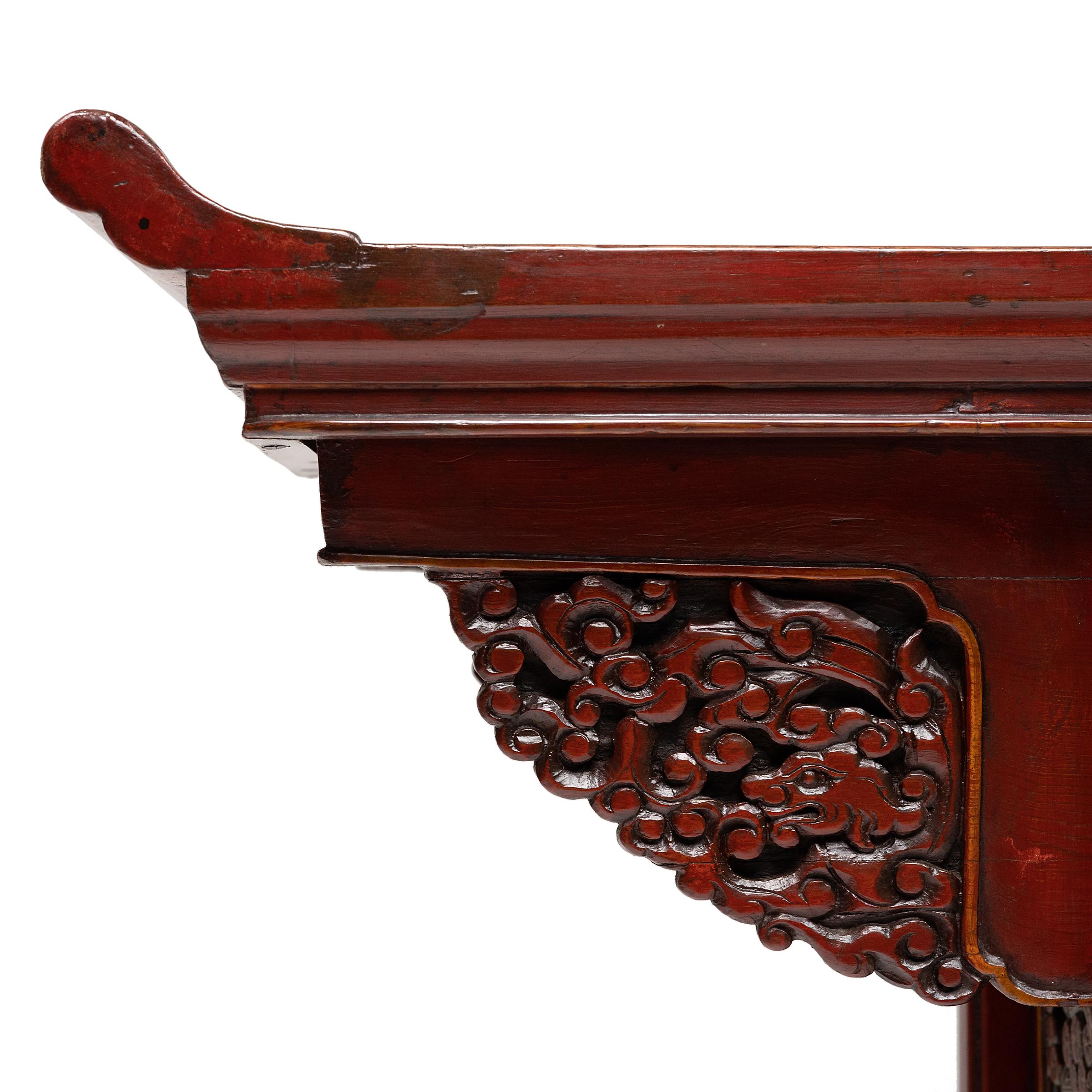 Chinesischer roter Cinnabar-Altartisch aus Cinnabar, um 1850 (Lack) im Angebot
