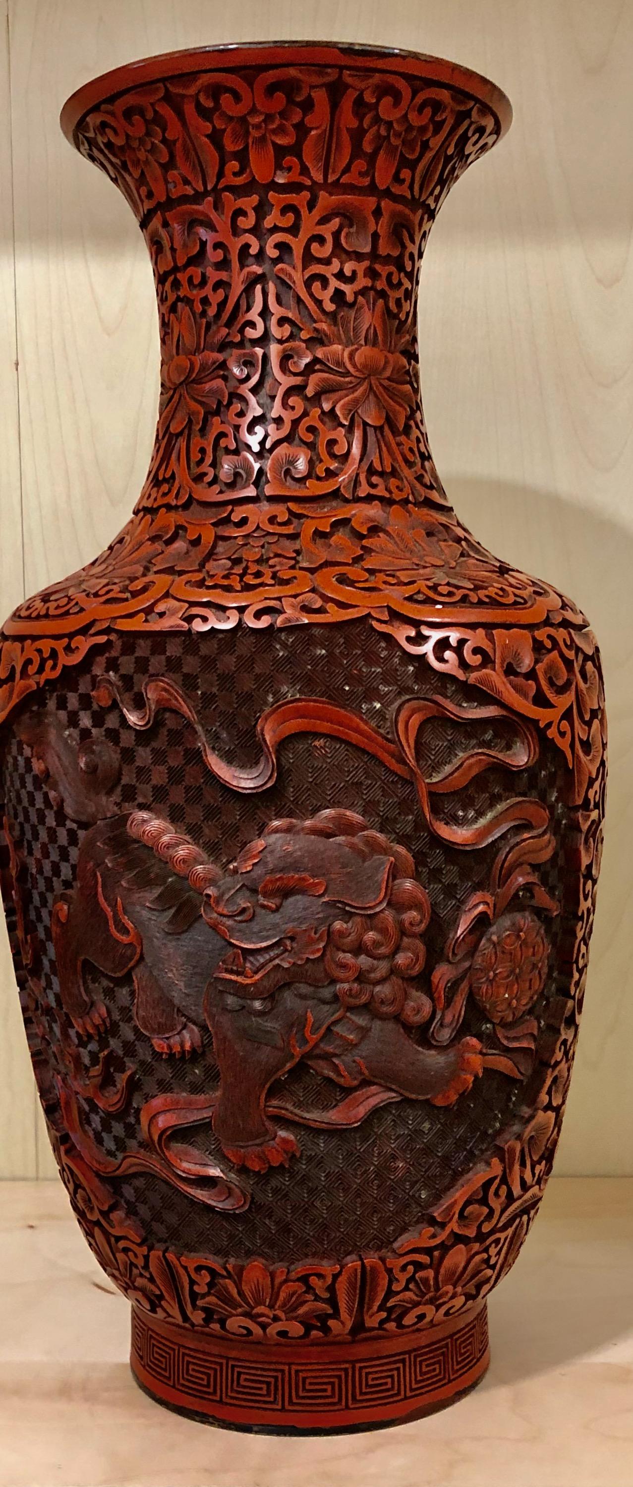 Chinese Export Chinese Cinnabar Vase with Finely Carved Foo Dogs, 19th Century For Sale